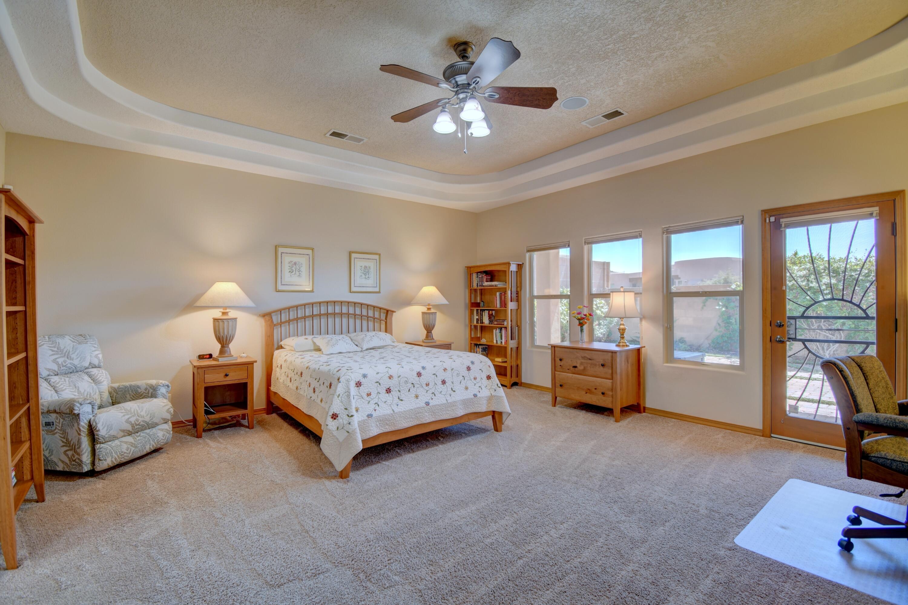 7208 HAWTHORN Avenue NE