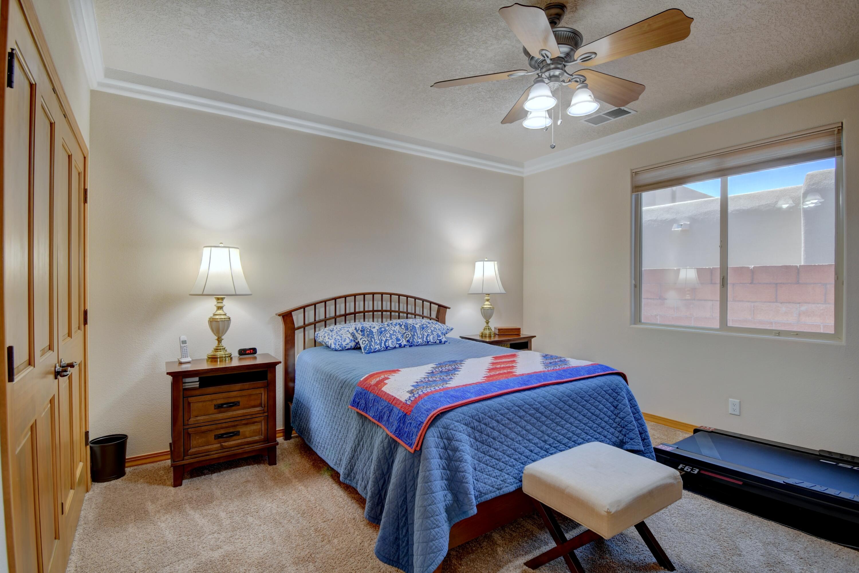 7208 HAWTHORN Avenue NE