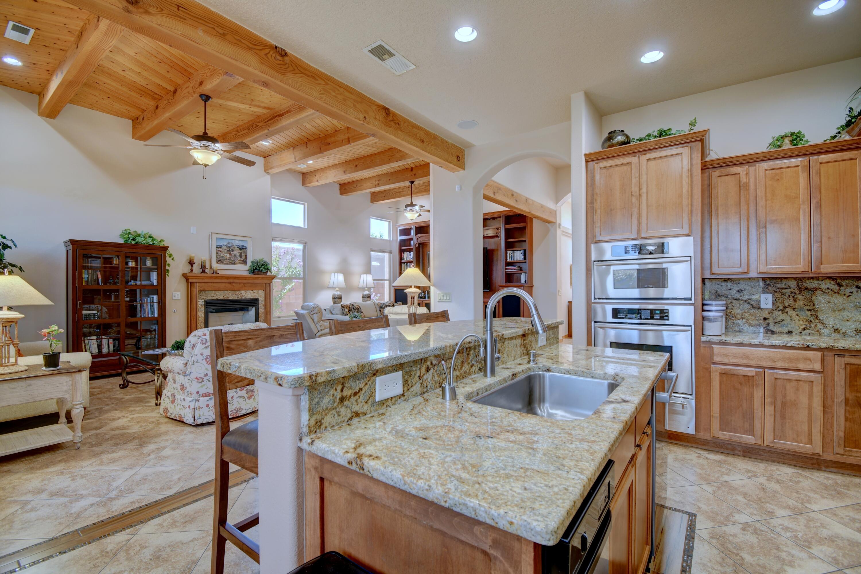 7208 HAWTHORN Avenue NE