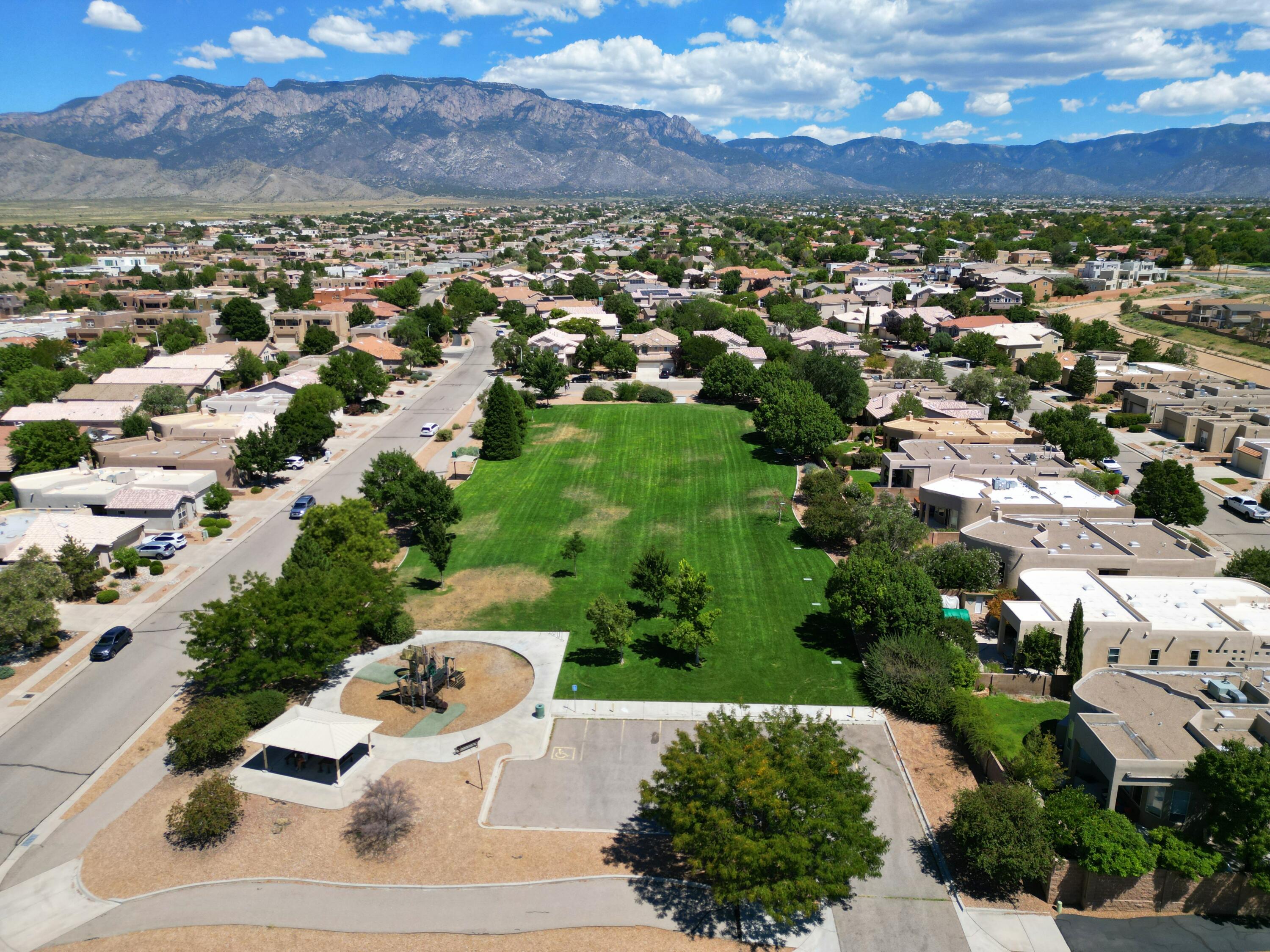 7208 HAWTHORN Avenue NE