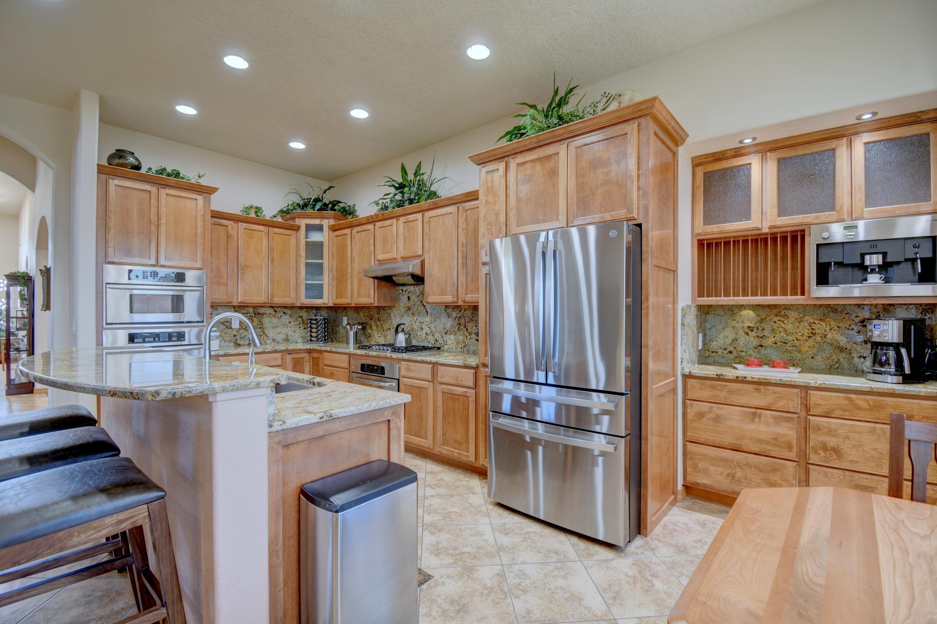 7208 HAWTHORN Avenue NE