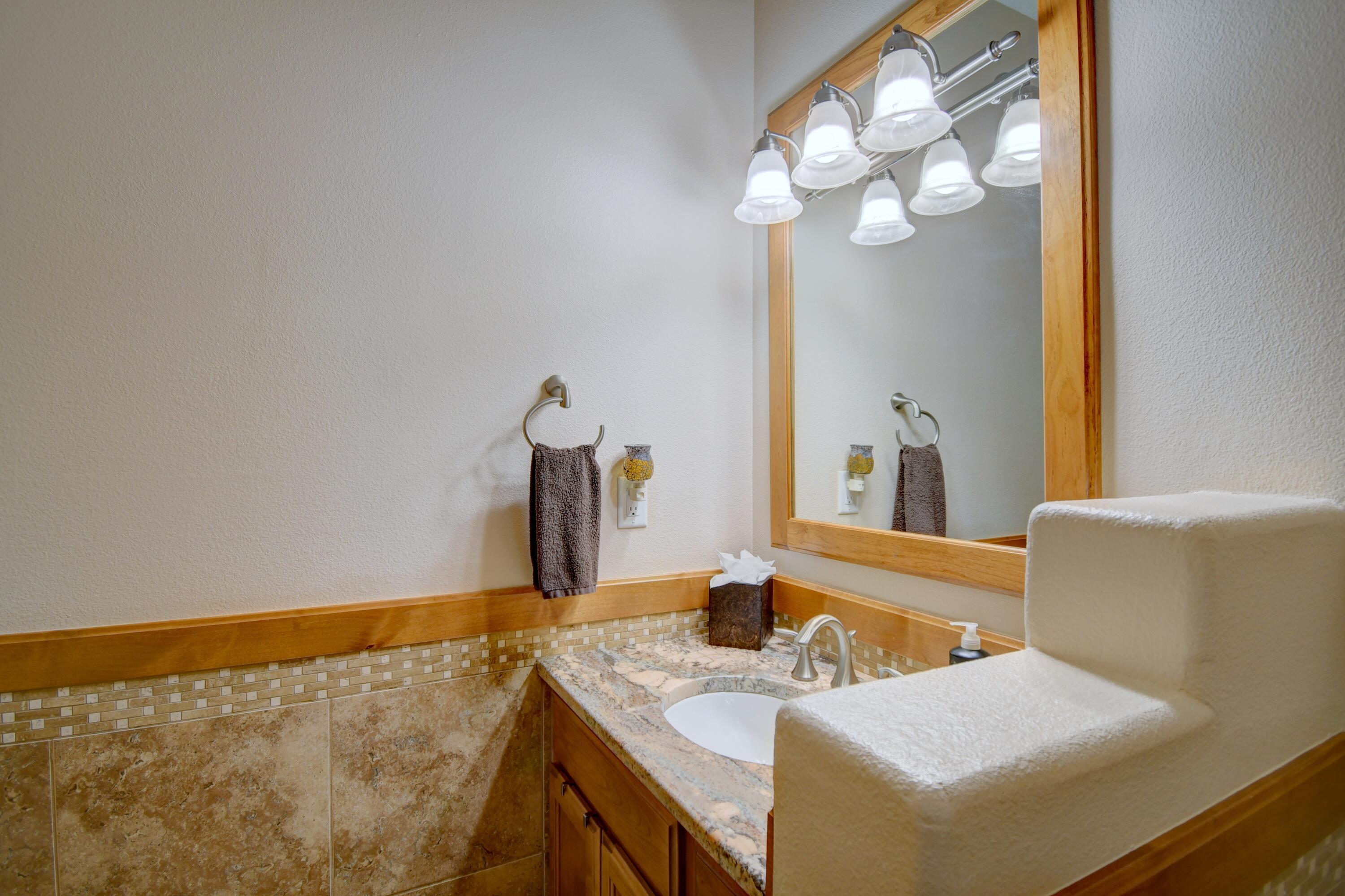 7208 HAWTHORN Avenue NE