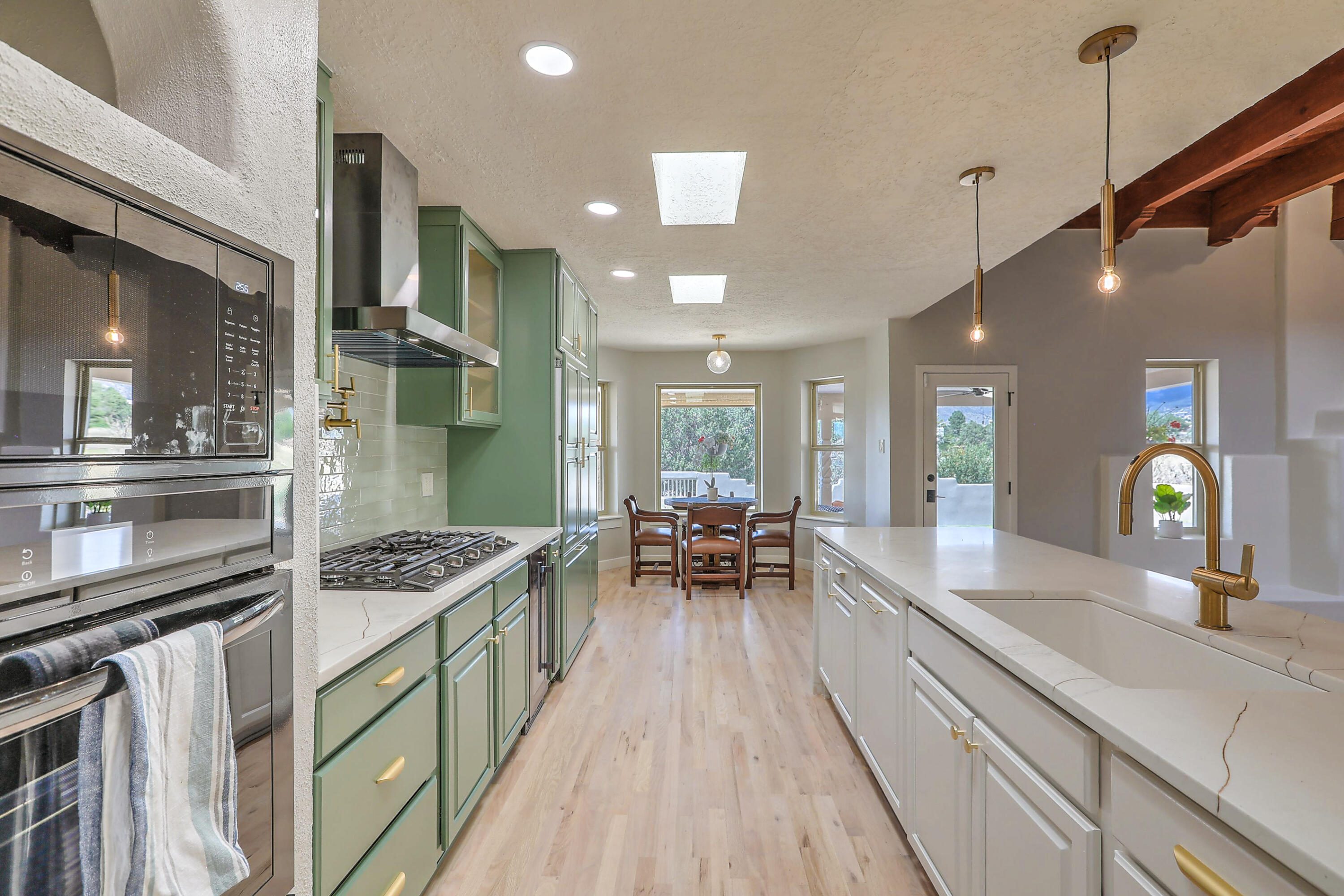 451 Live Oak Lane NE