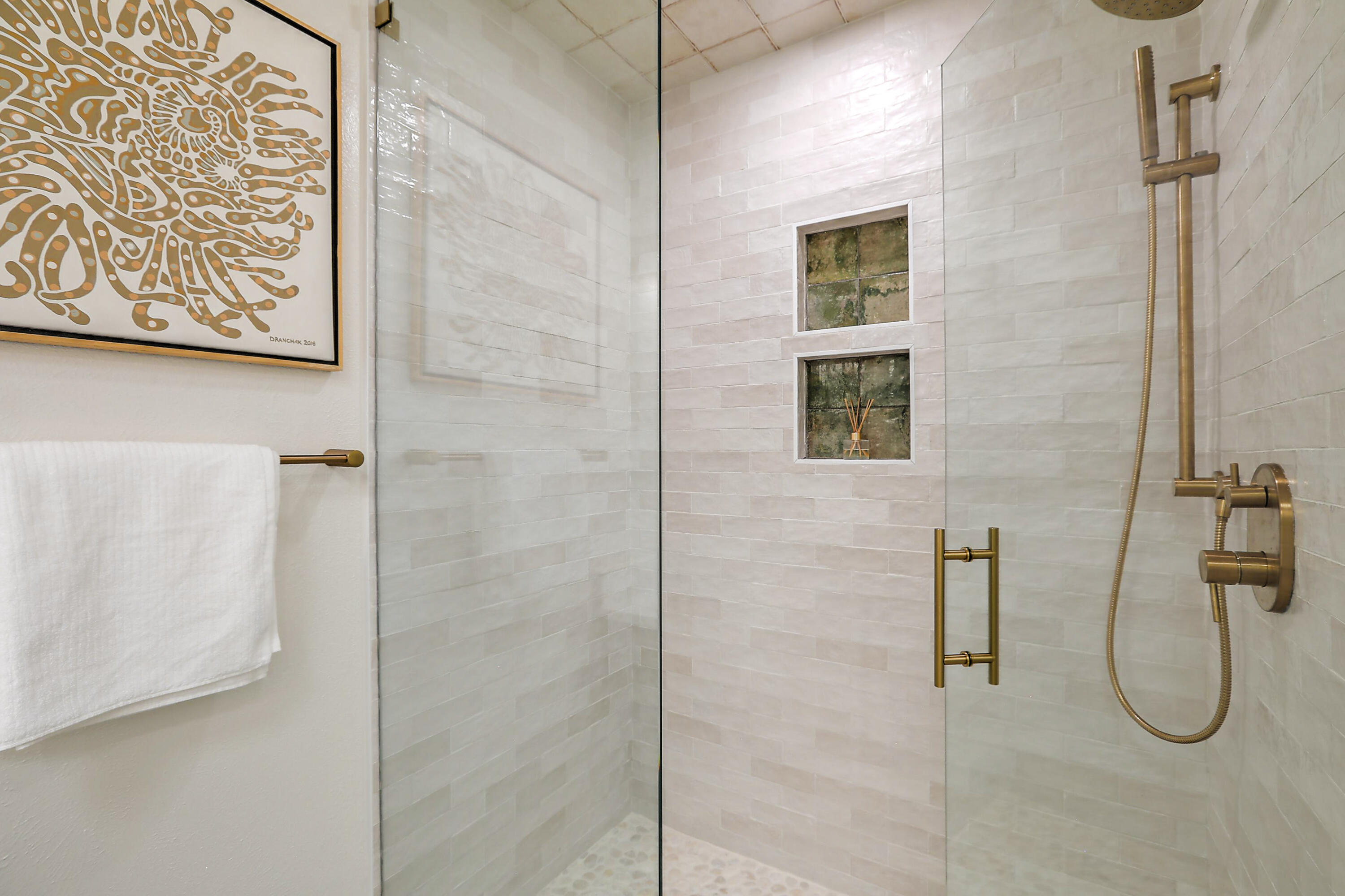 451 Live Oak Lane NE