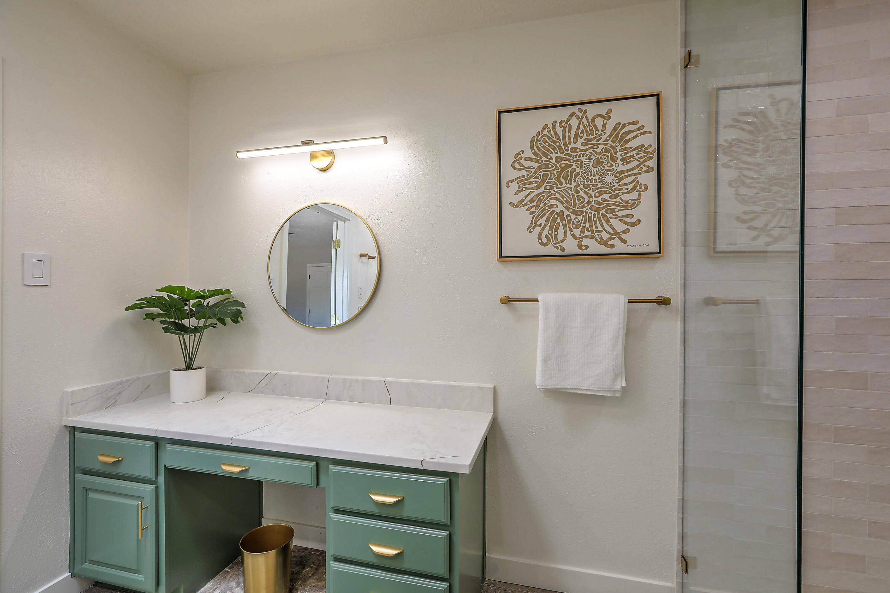 451 Live Oak Lane NE