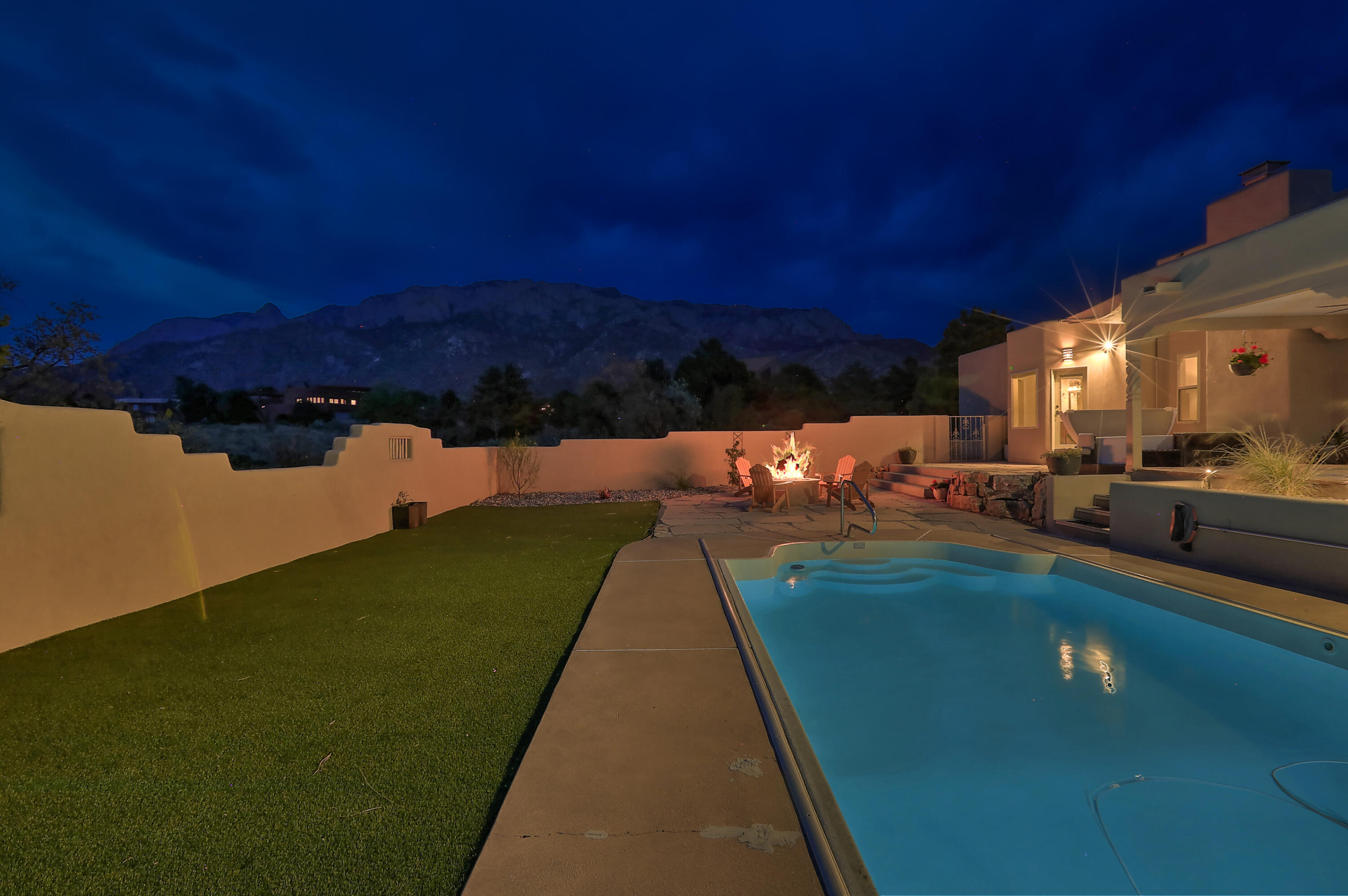 451 Live Oak Lane NE