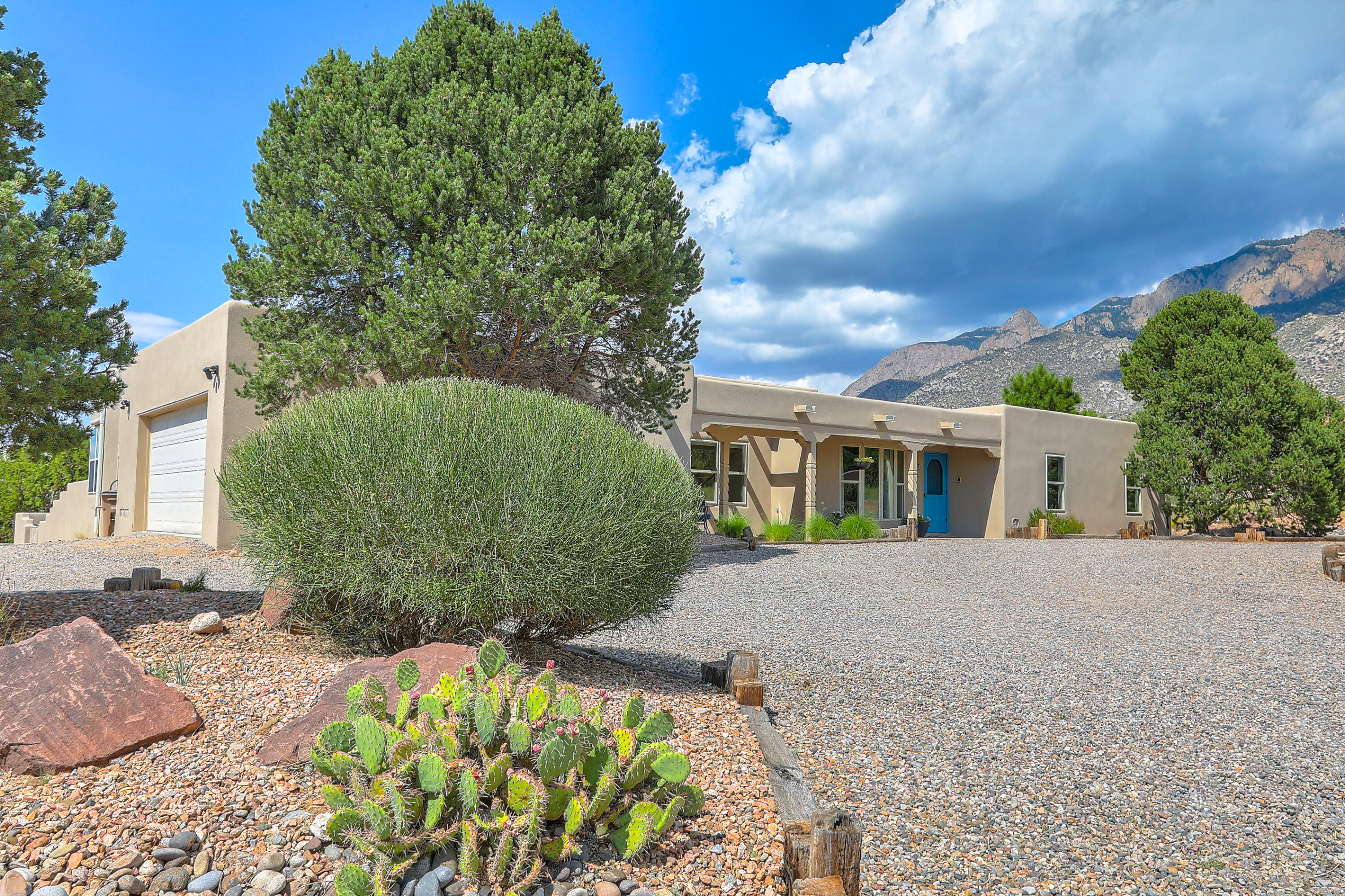 451 Live Oak Lane NE