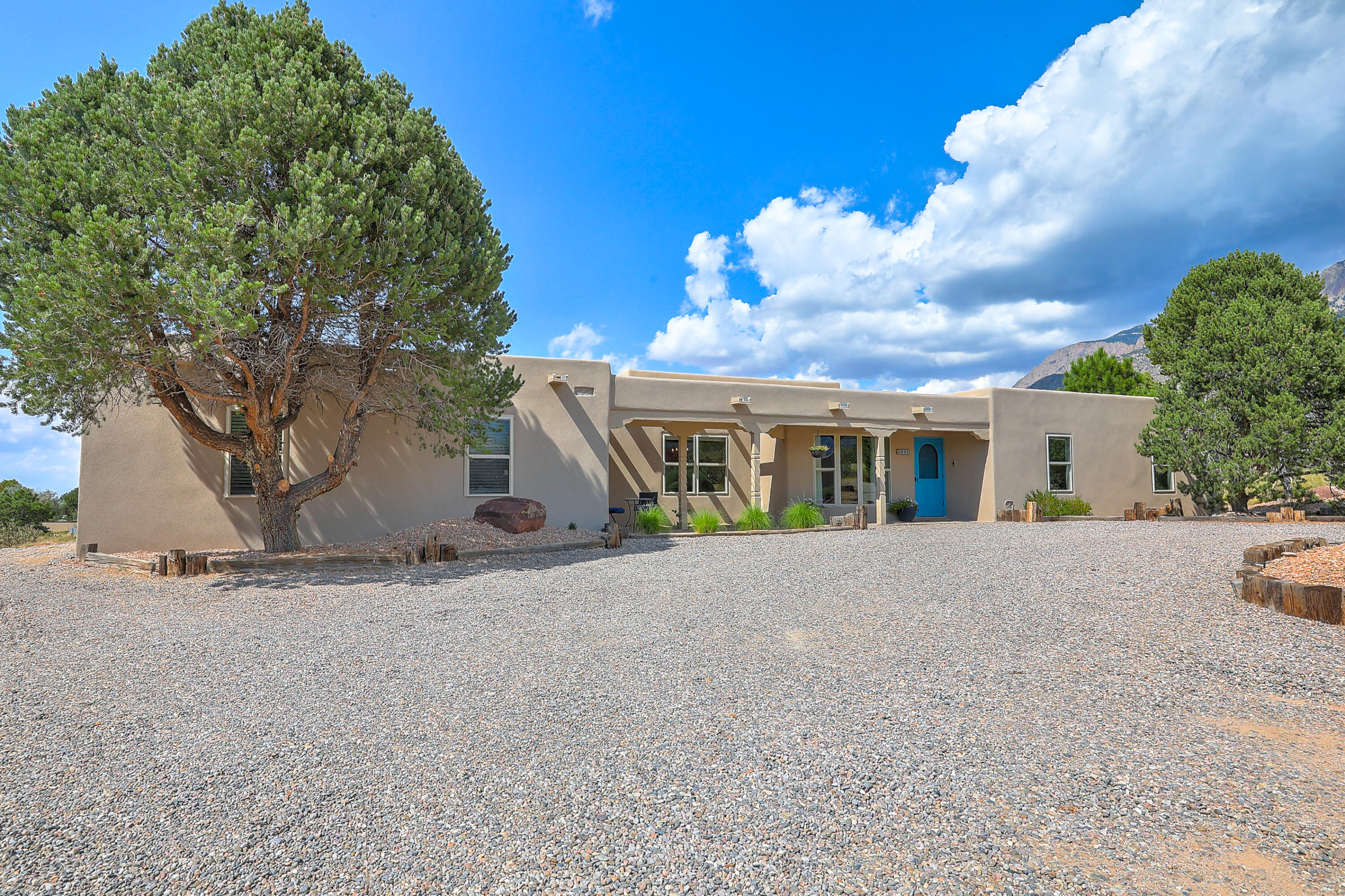 451 Live Oak Lane NE