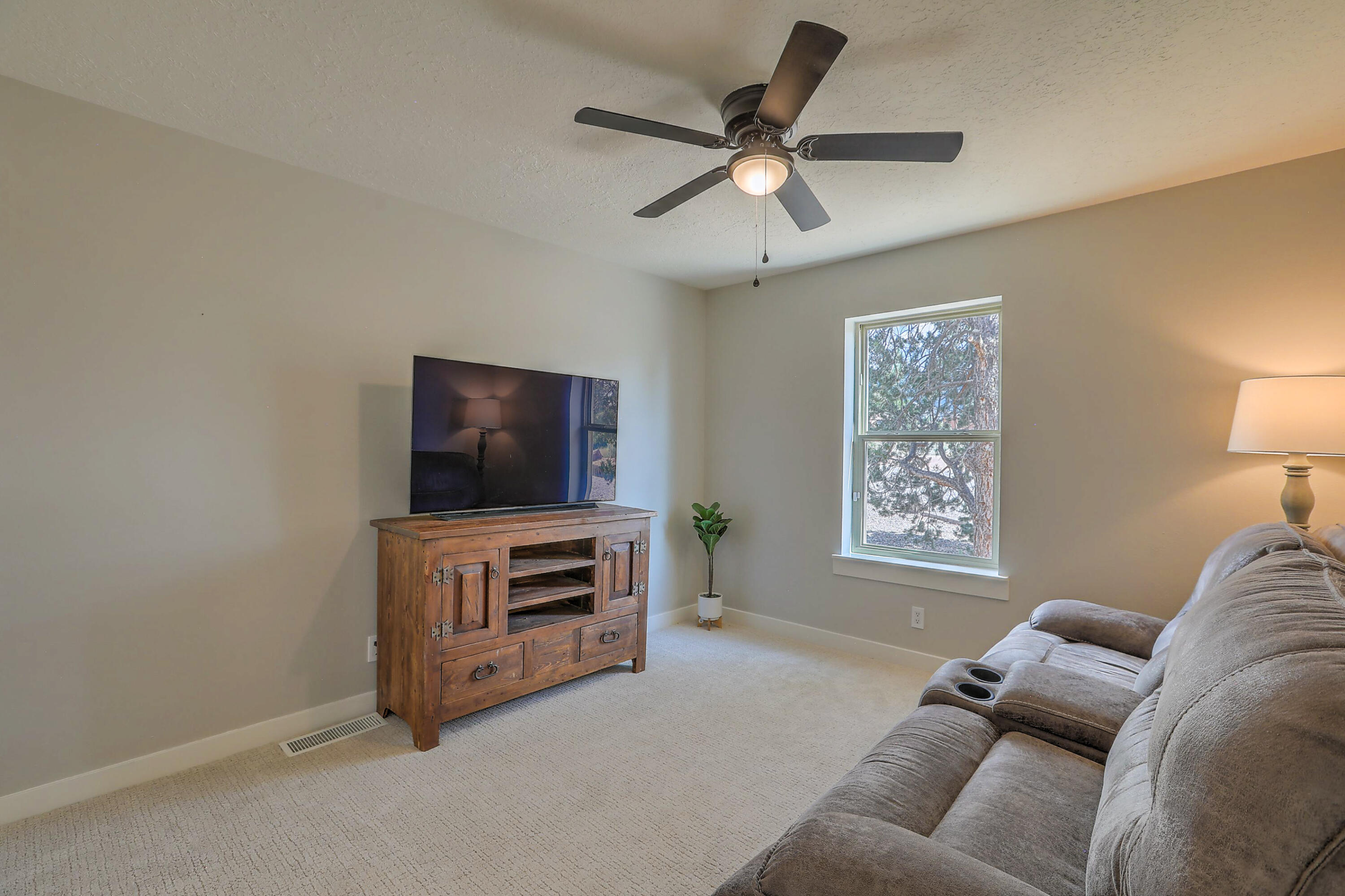 451 Live Oak Lane NE