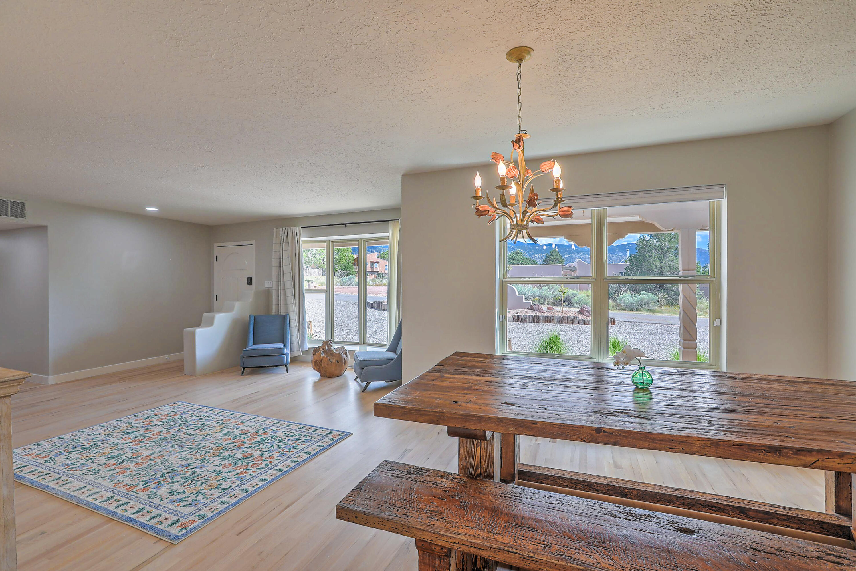 451 Live Oak Lane NE