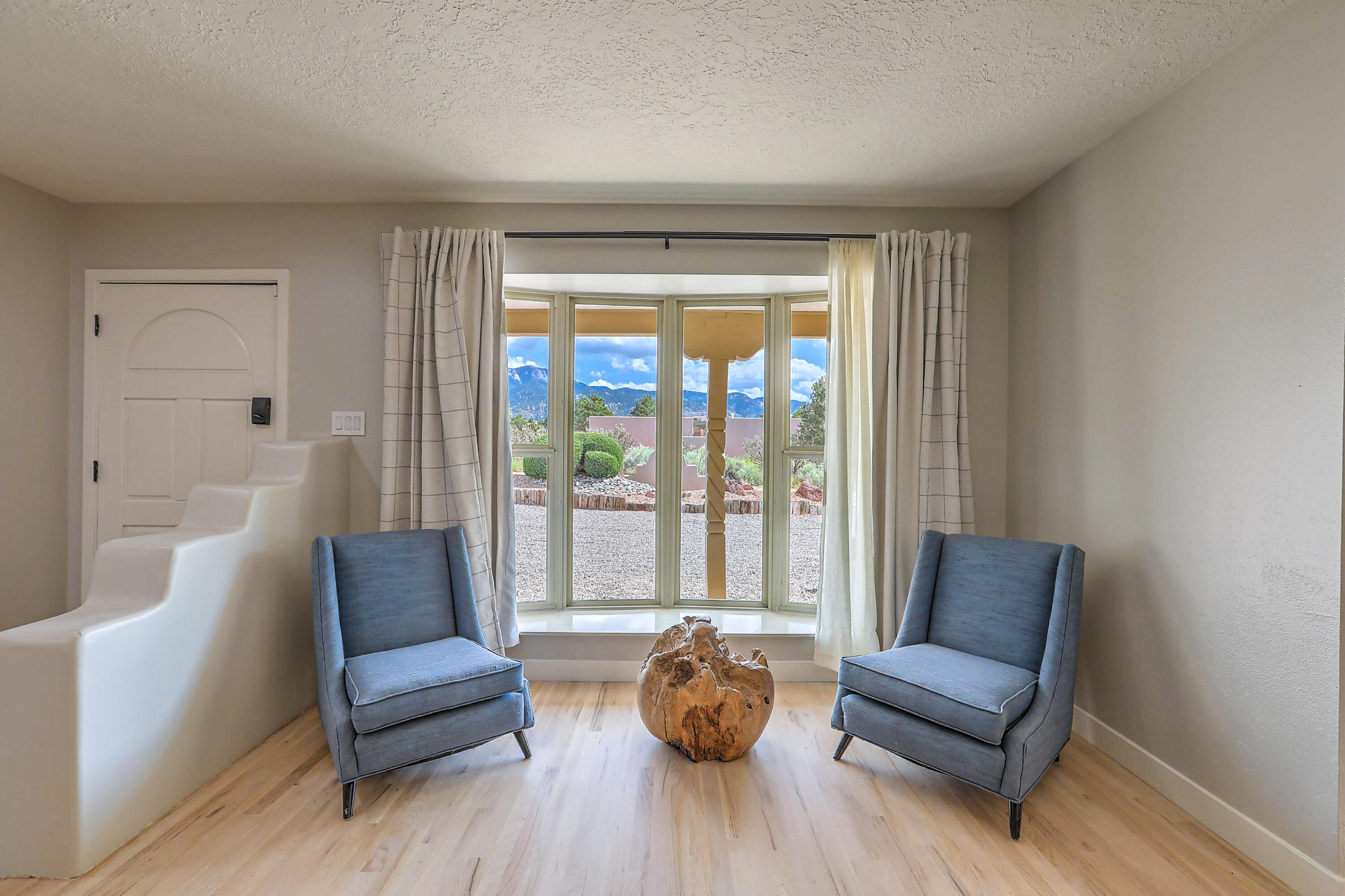 451 Live Oak Lane NE