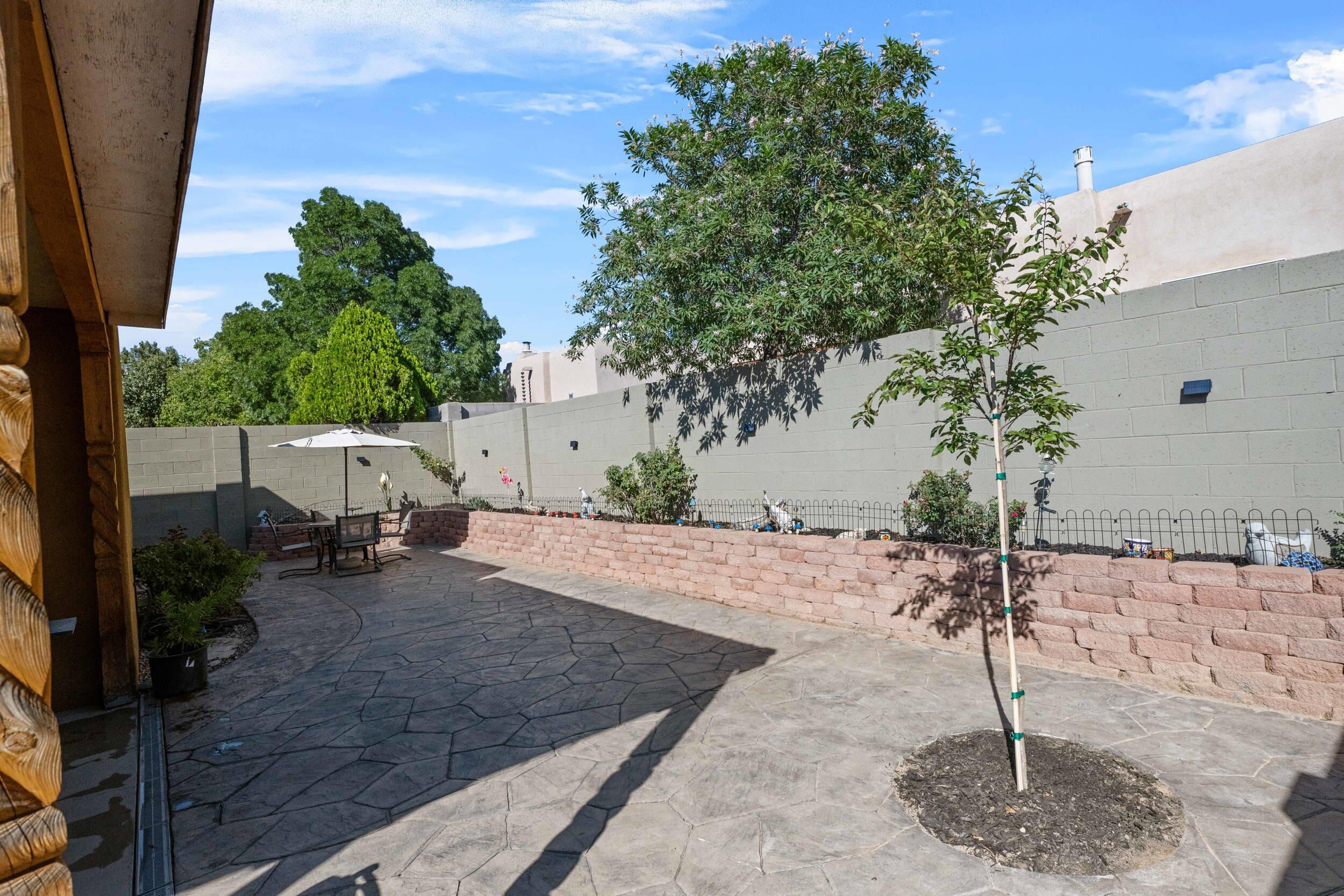 11000 Montecillo Drive NW