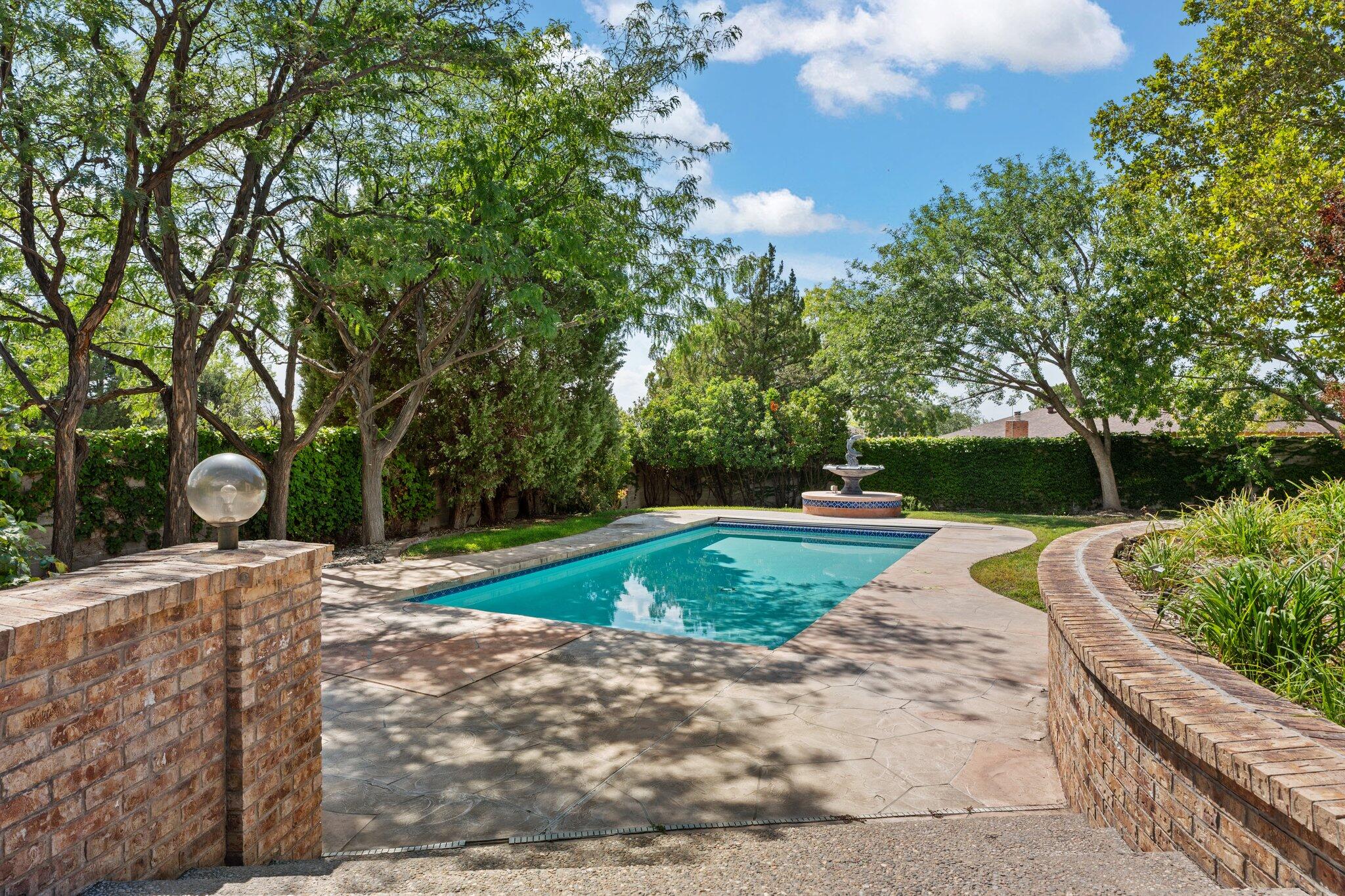 9504 LAYTON Place NE