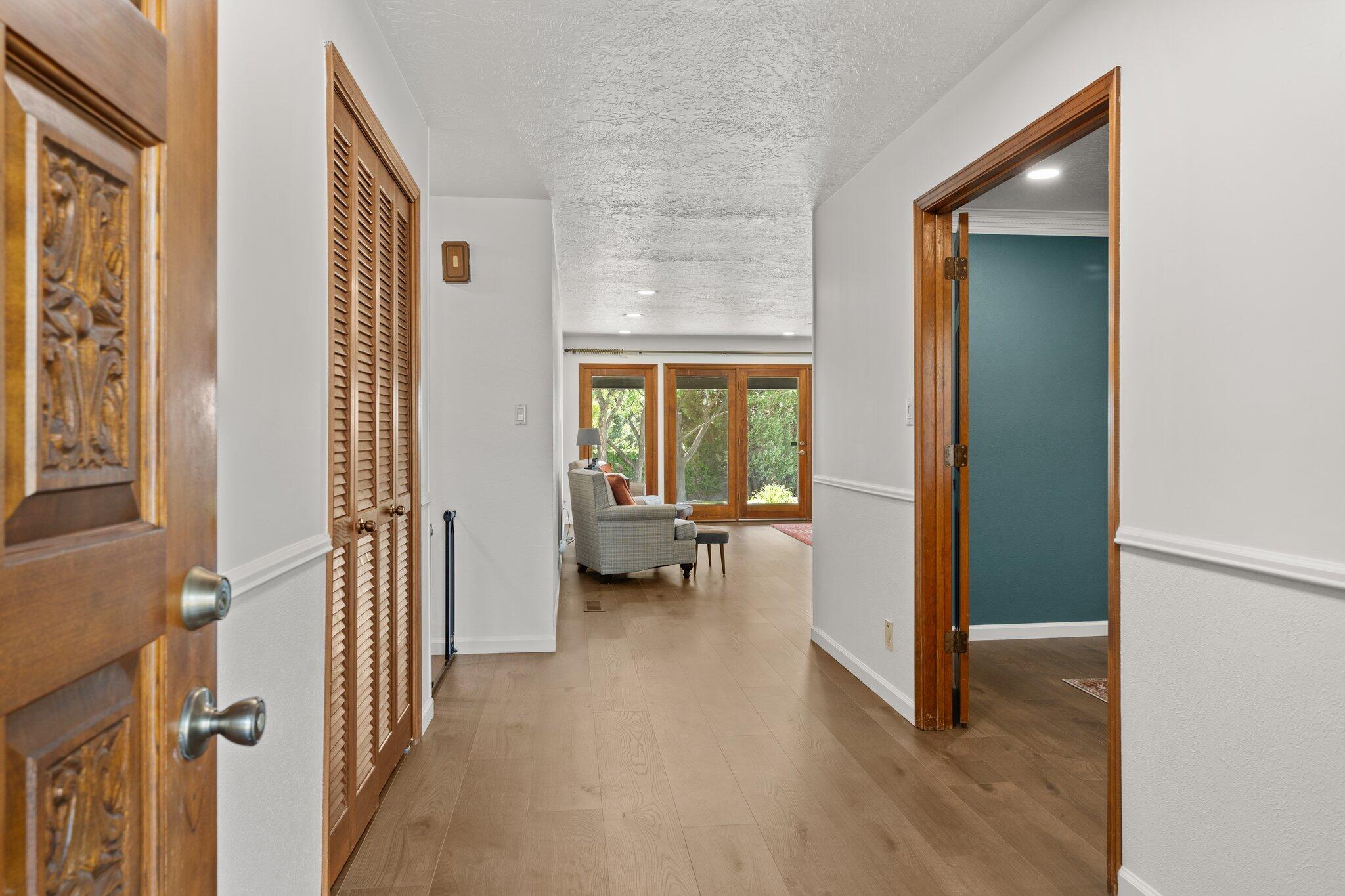 9504 LAYTON Place NE