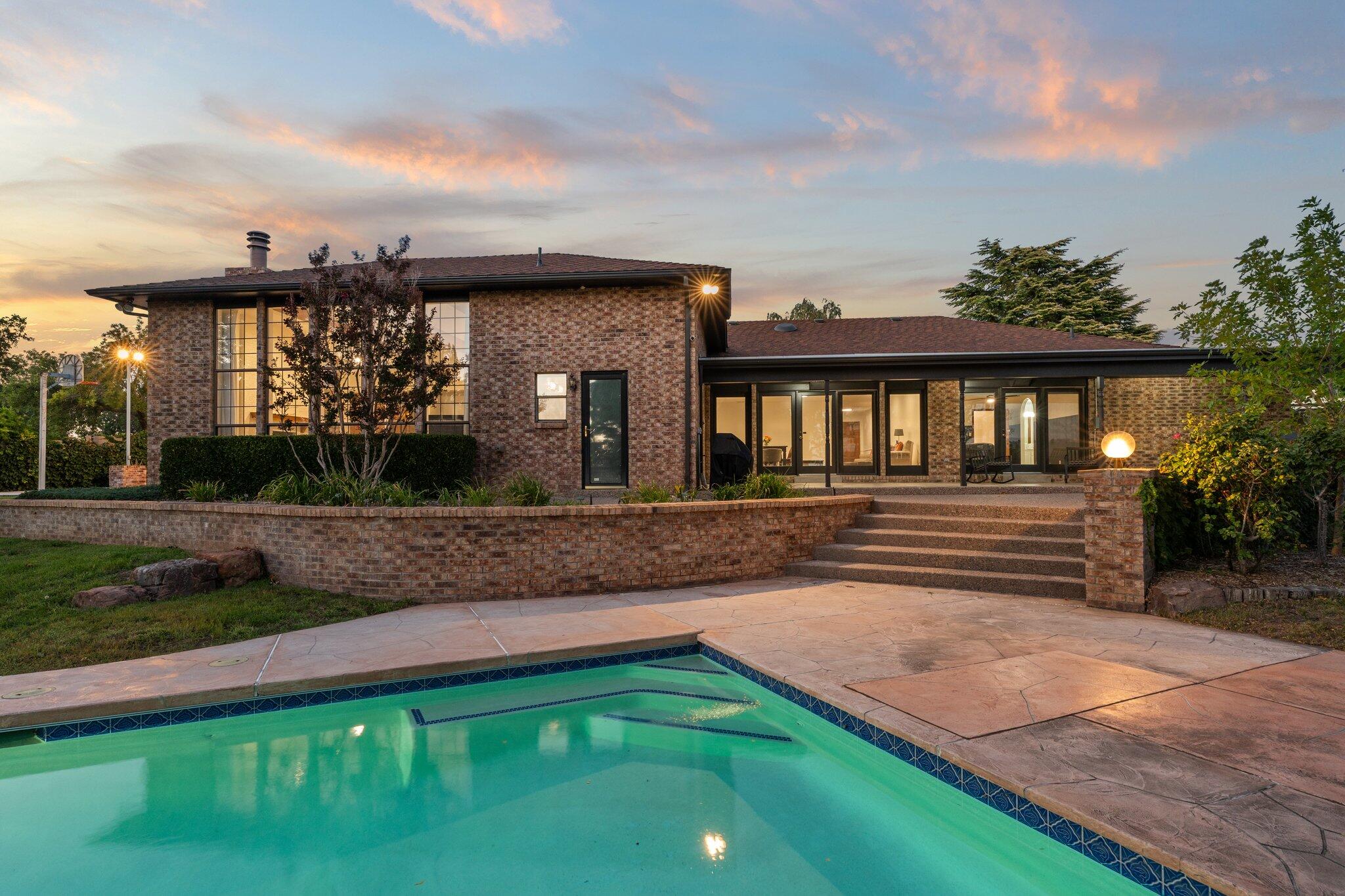 9504 LAYTON Place NE