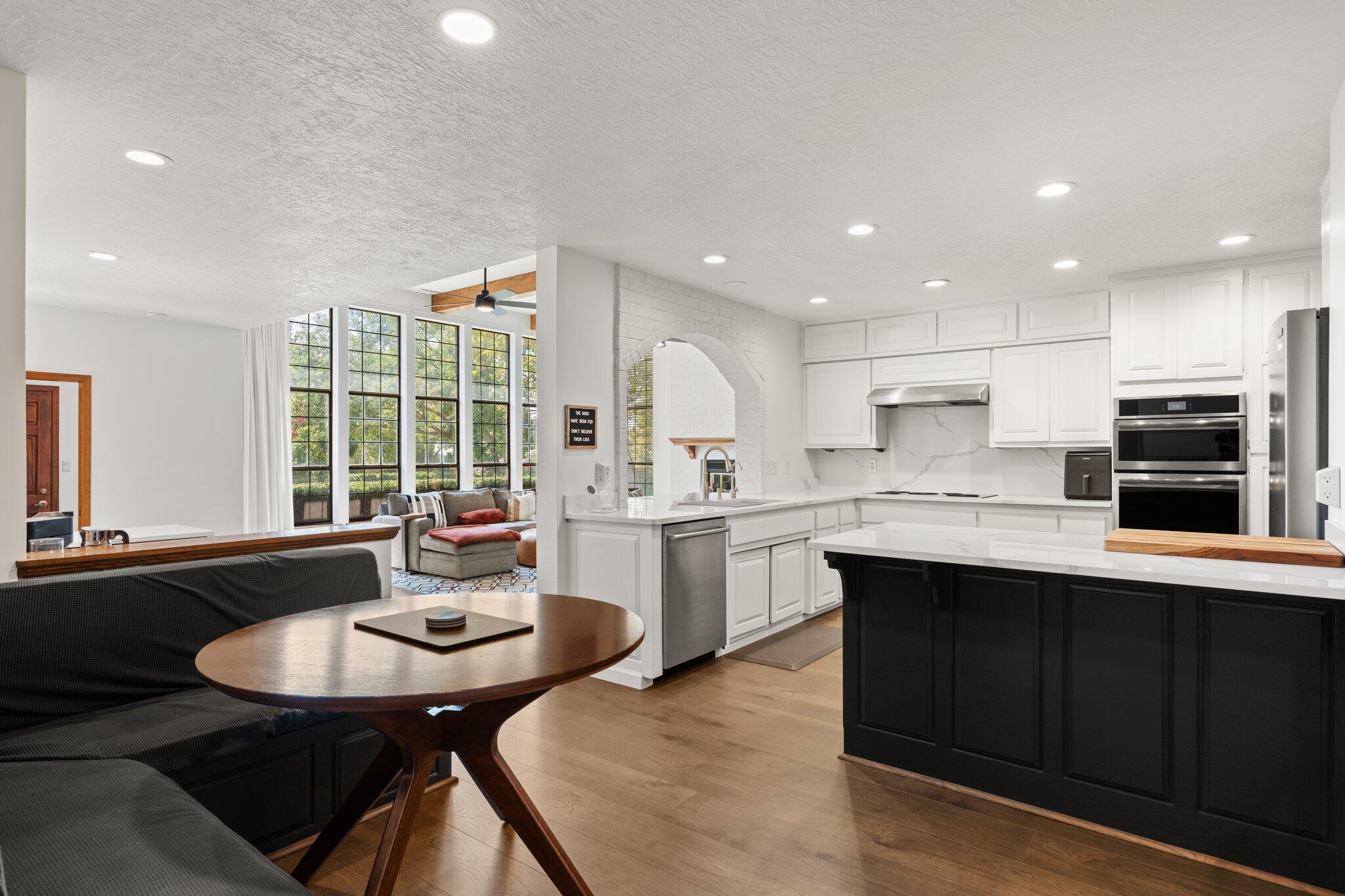 9504 LAYTON Place NE