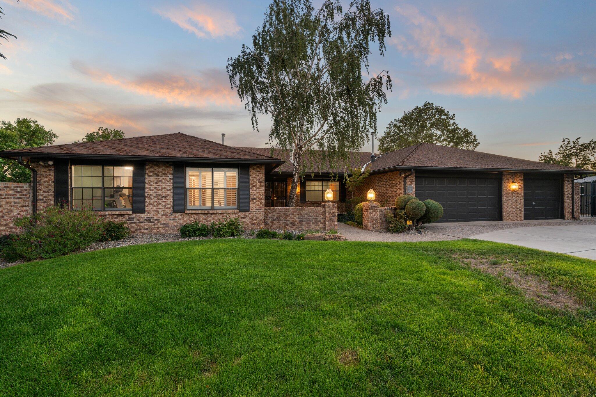 9504 LAYTON Place NE