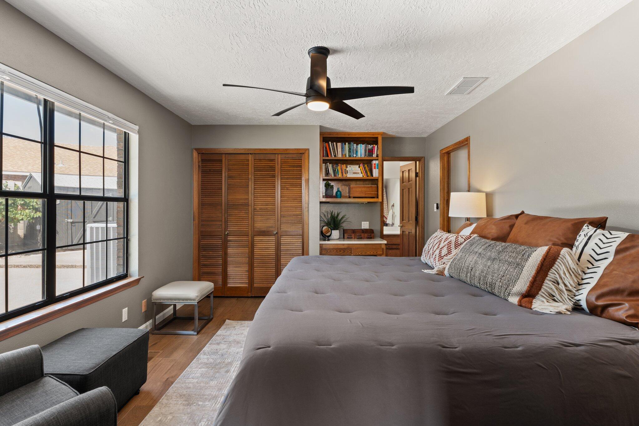 9504 LAYTON Place NE