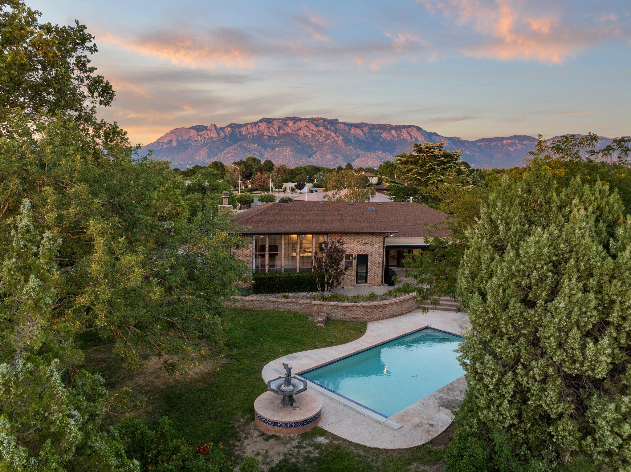 9504 LAYTON Place NE