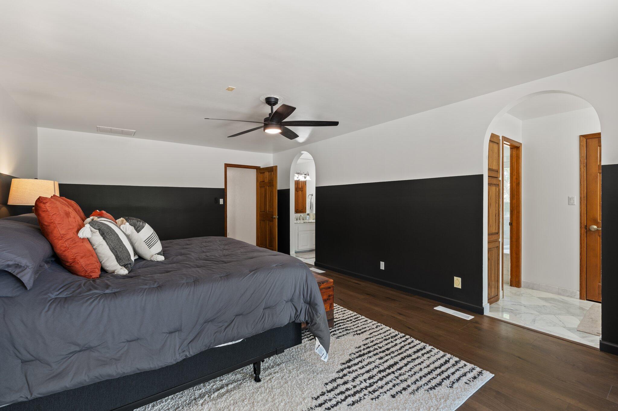 9504 LAYTON Place NE