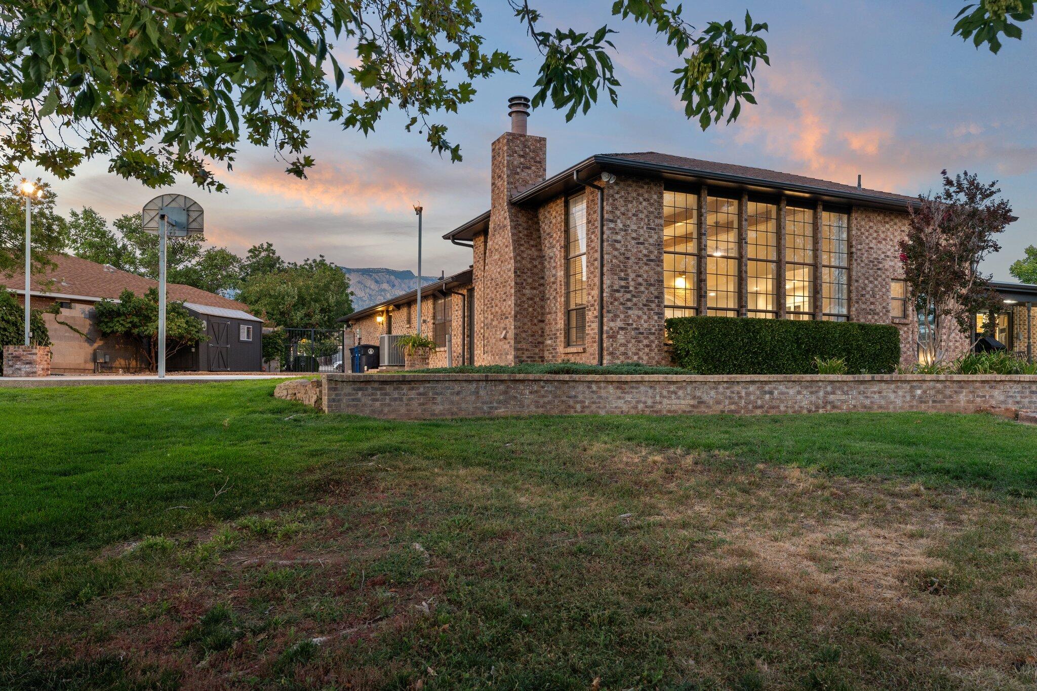 9504 LAYTON Place NE