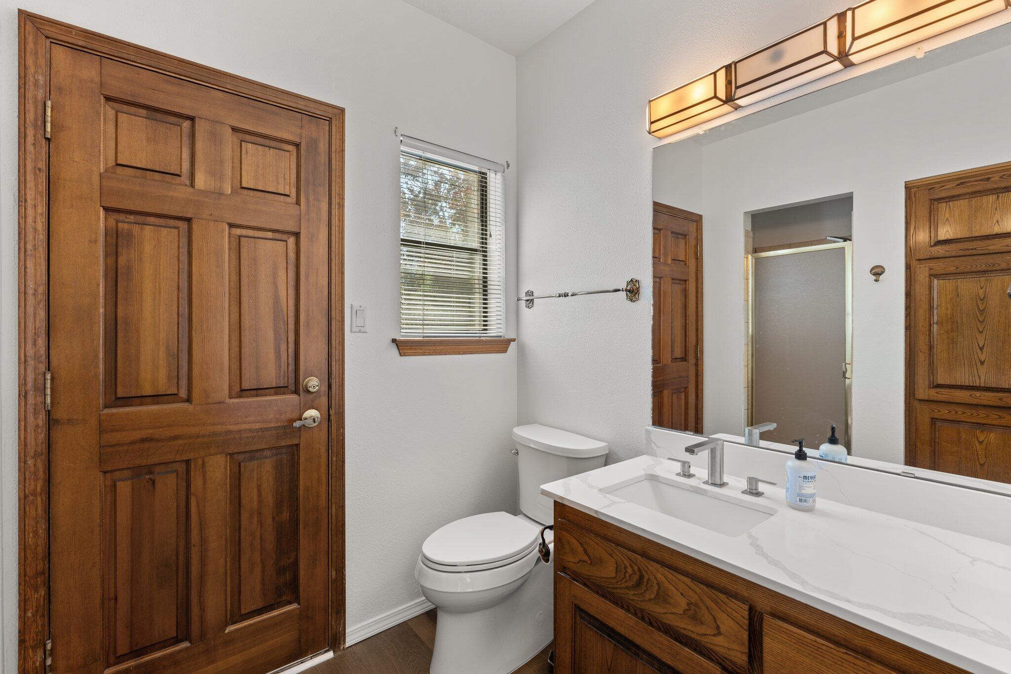 9504 LAYTON Place NE