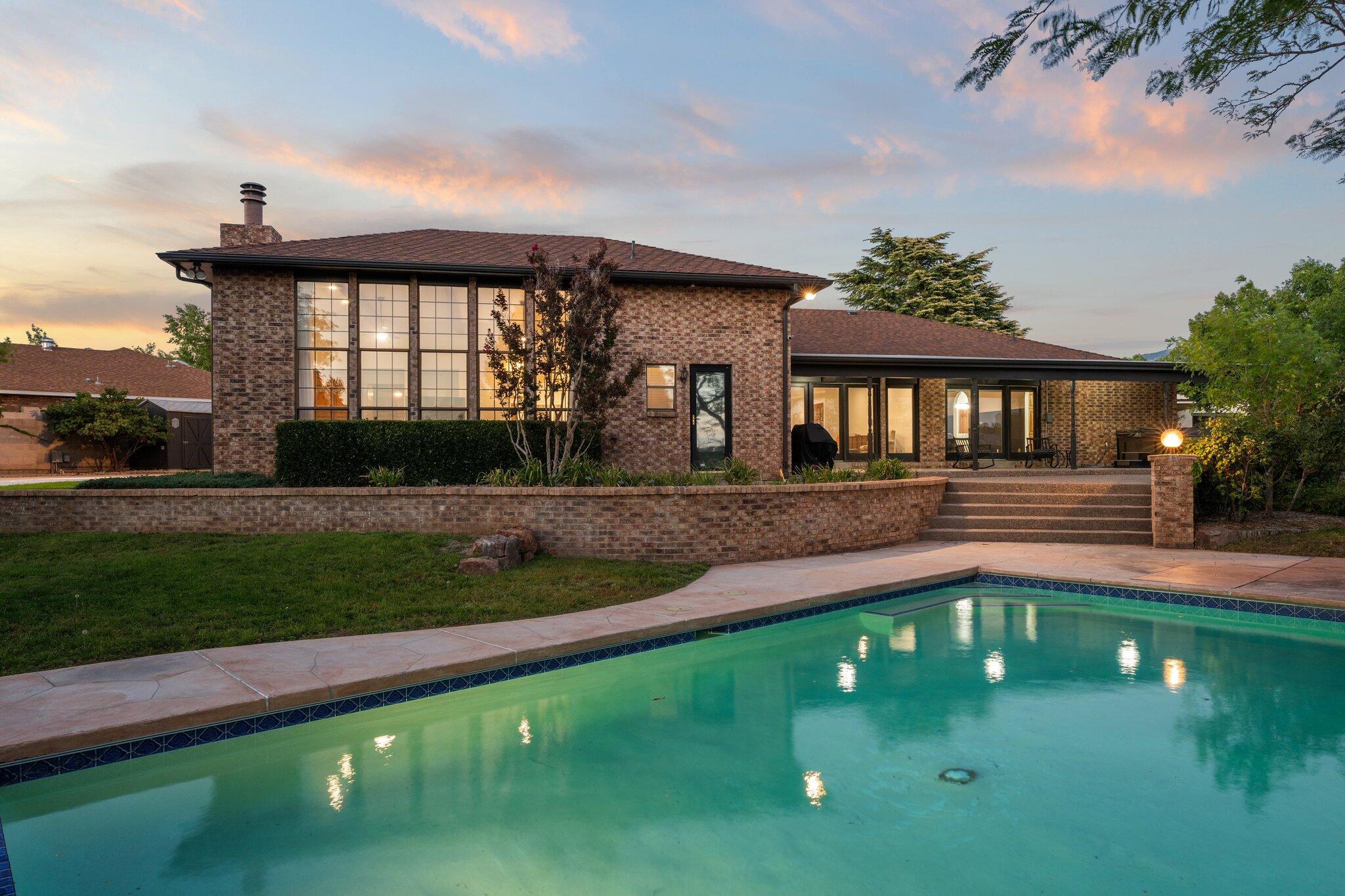 9504 LAYTON Place NE