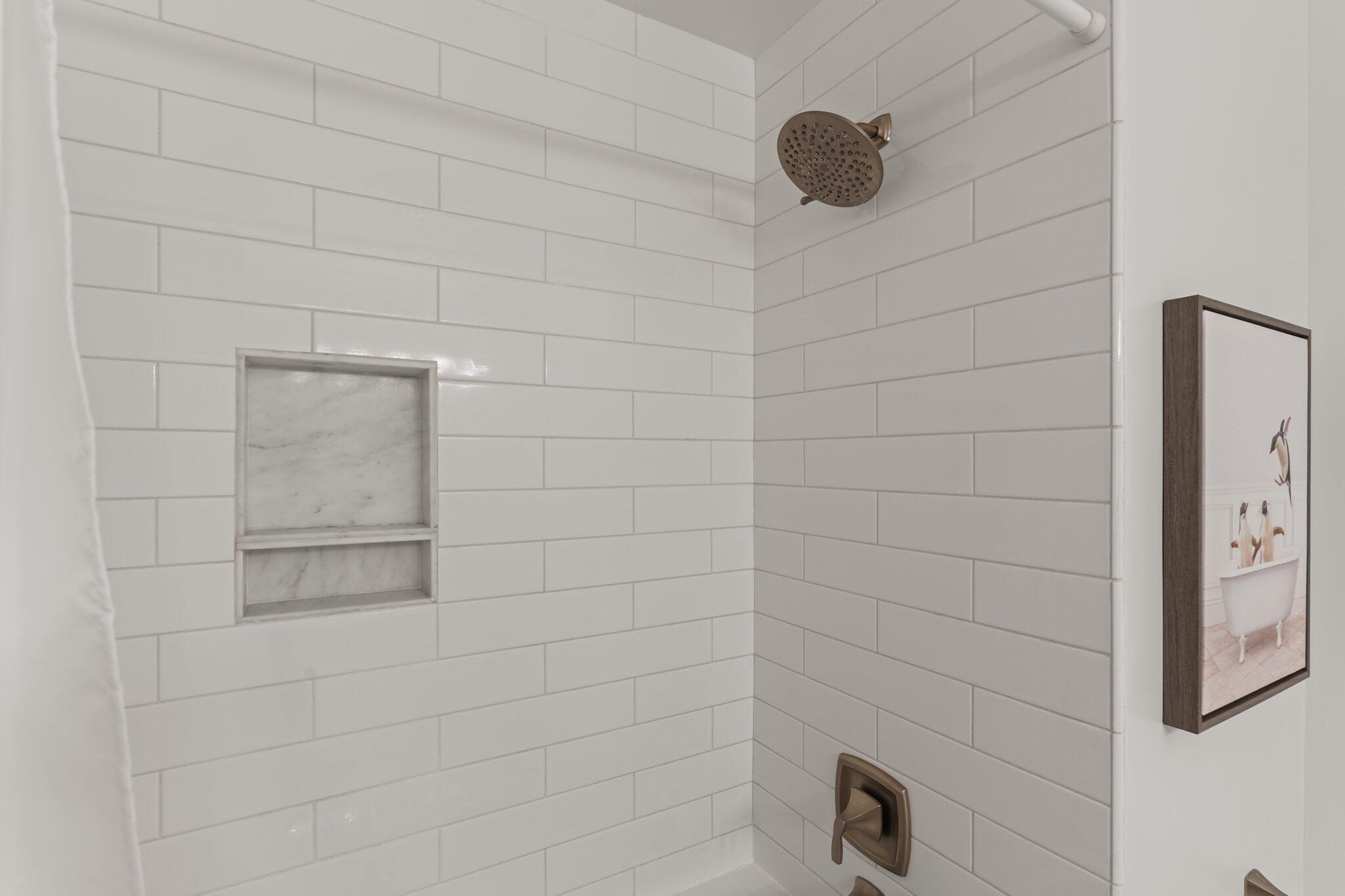 9504 LAYTON Place NE