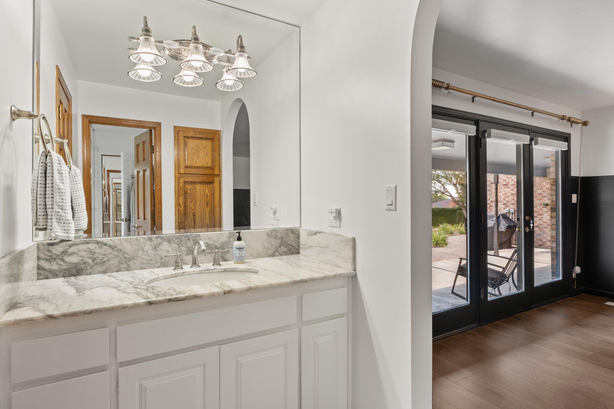 9504 LAYTON Place NE