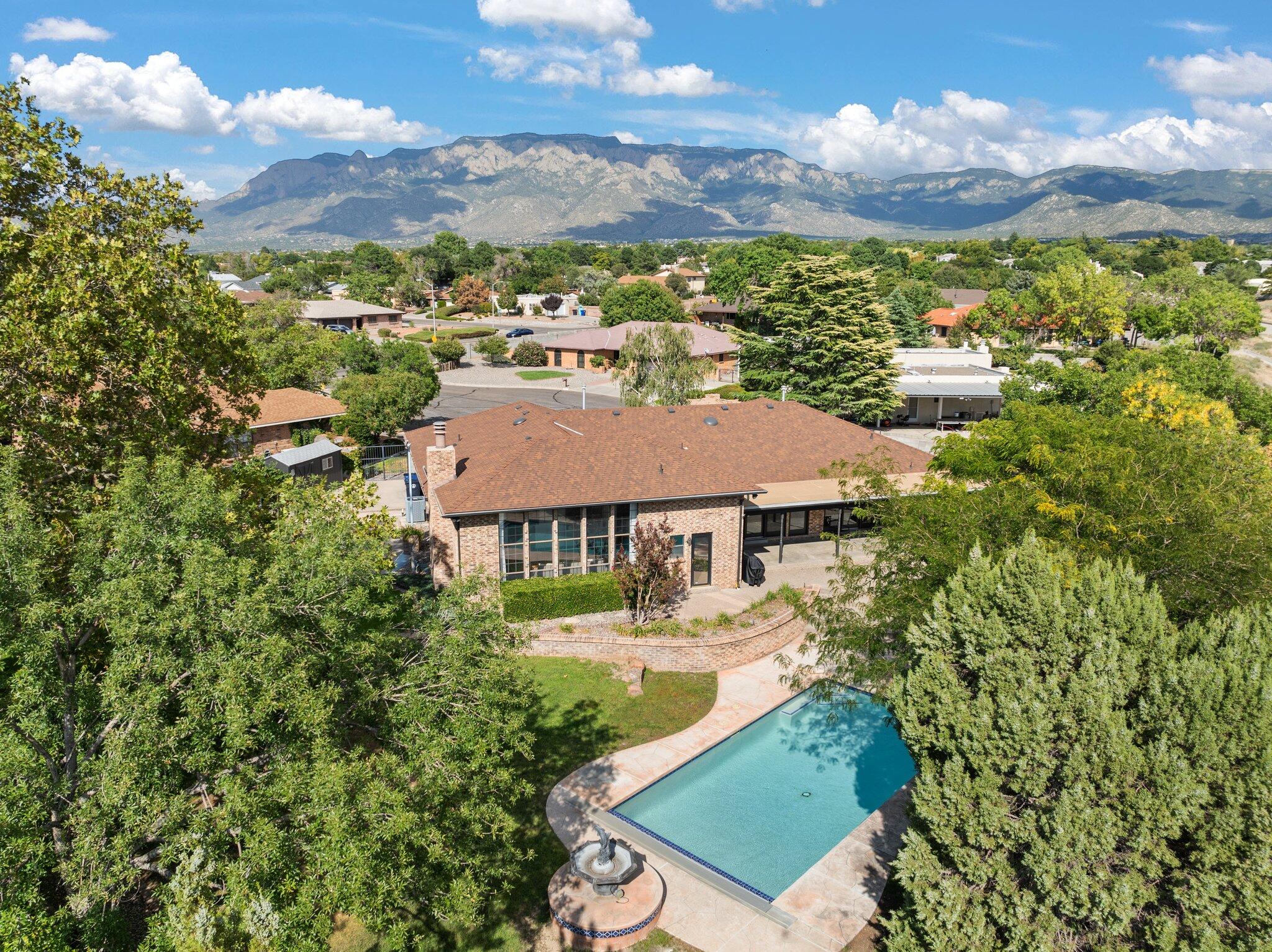 9504 LAYTON Place NE