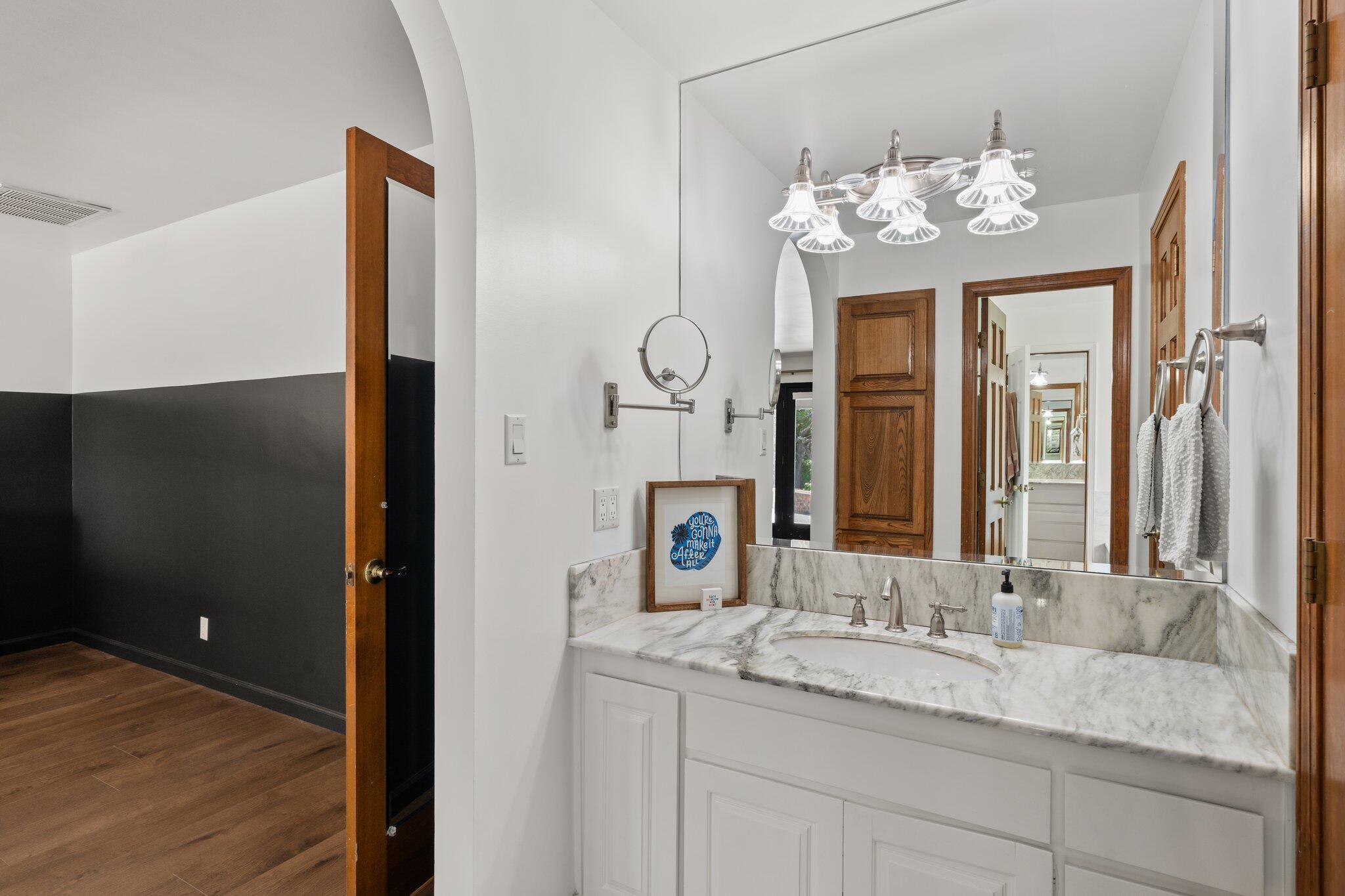 9504 LAYTON Place NE