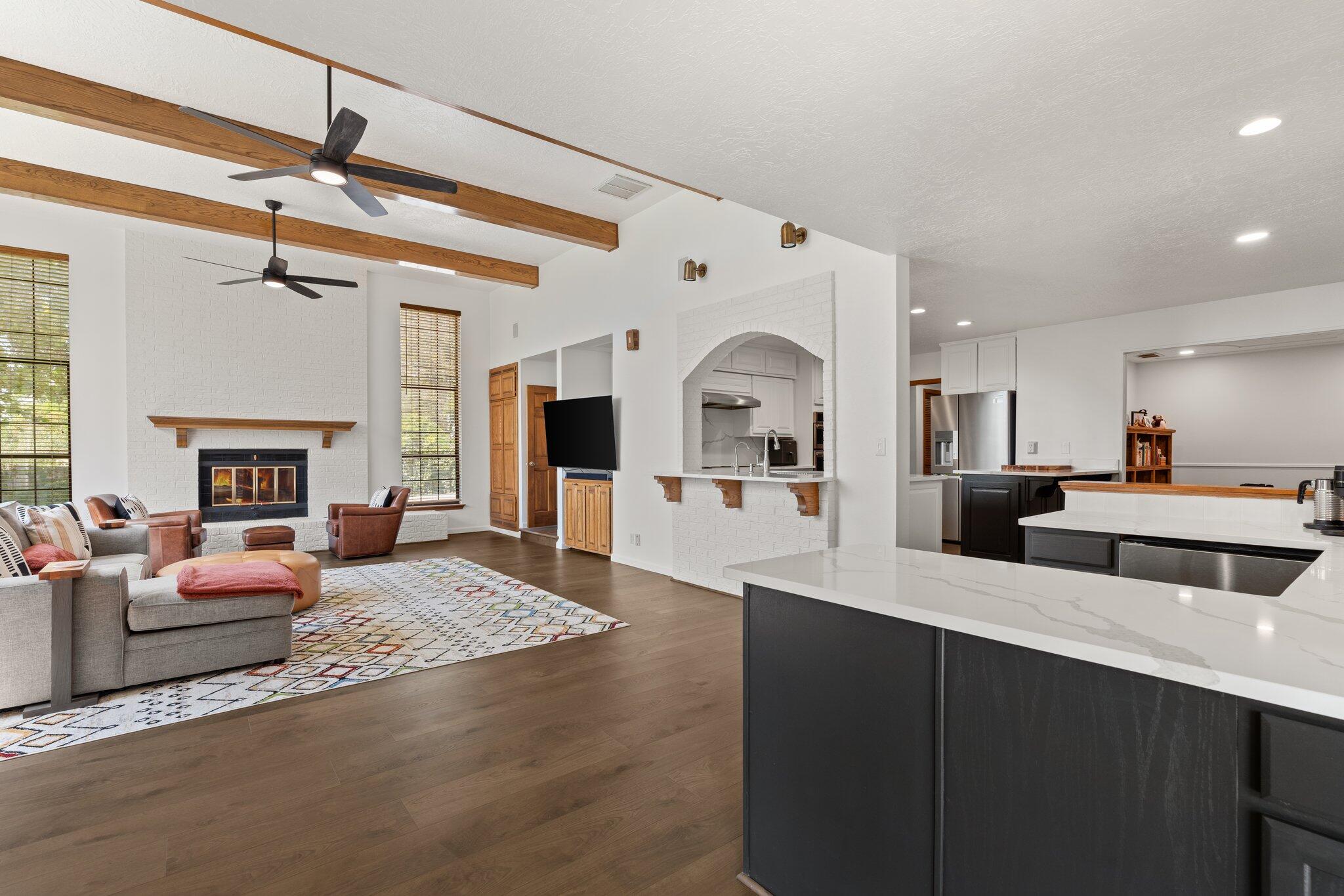 9504 LAYTON Place NE