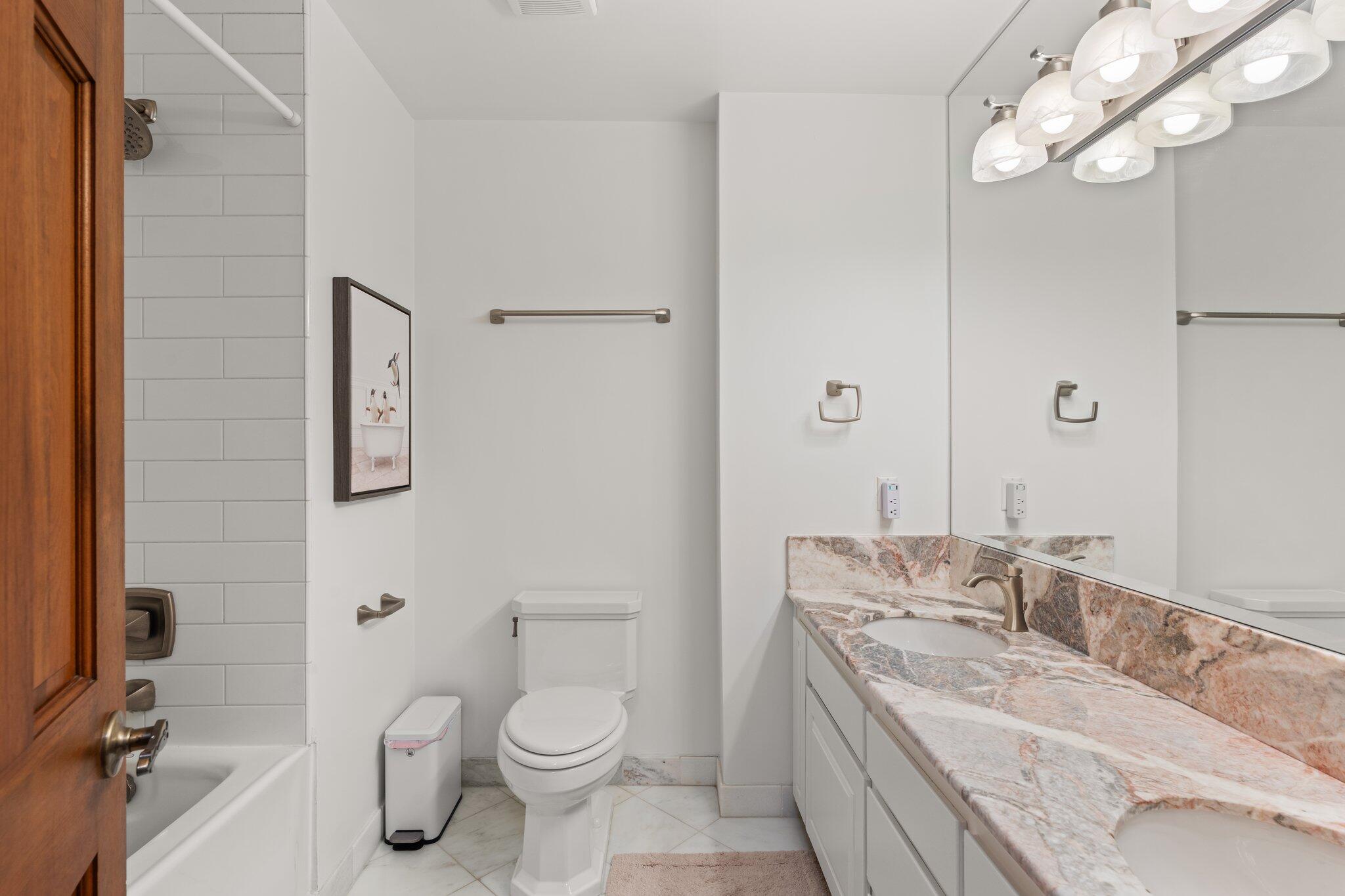 9504 LAYTON Place NE