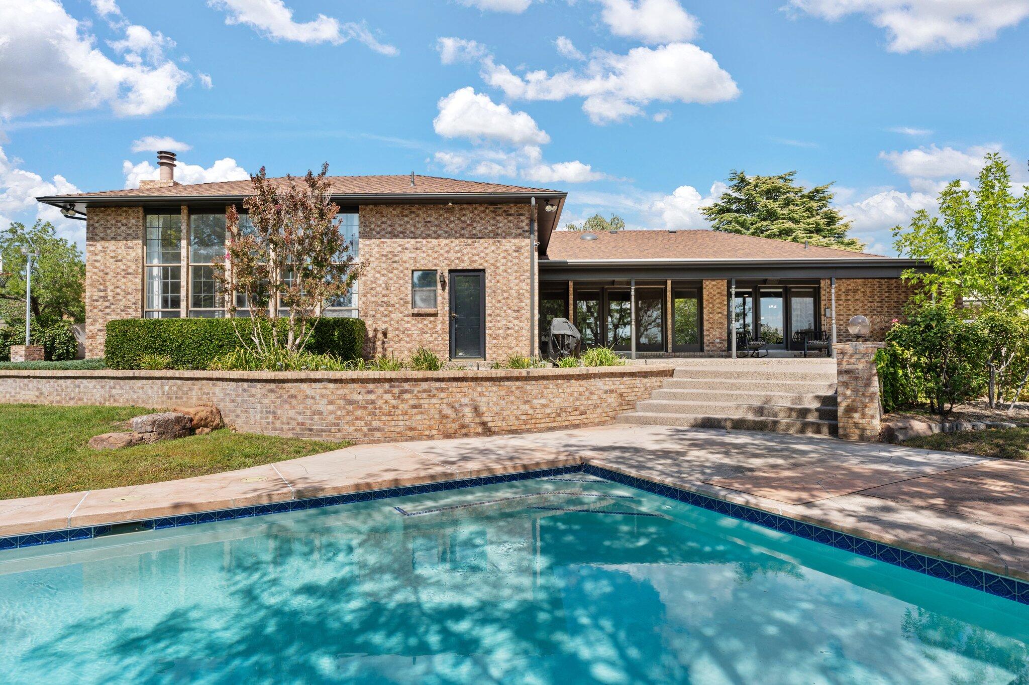 9504 LAYTON Place NE