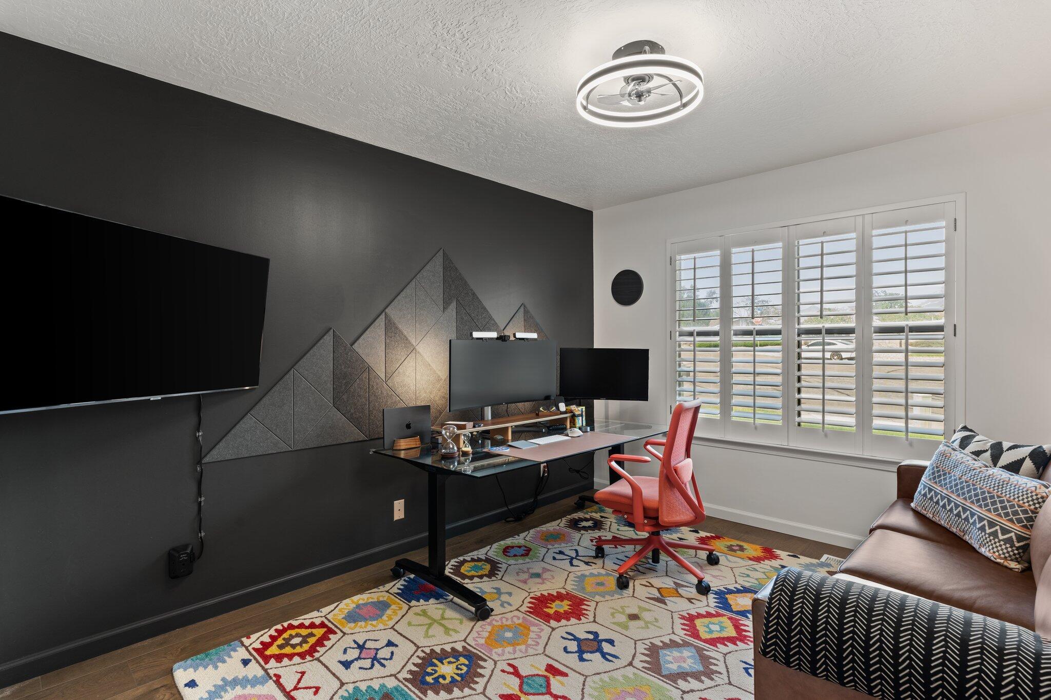 9504 LAYTON Place NE