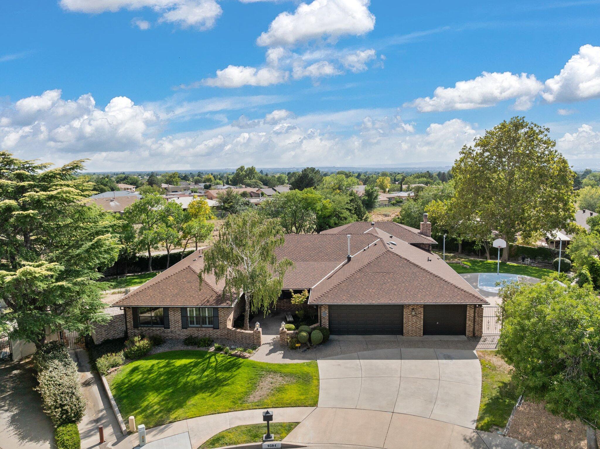 9504 LAYTON Place NE