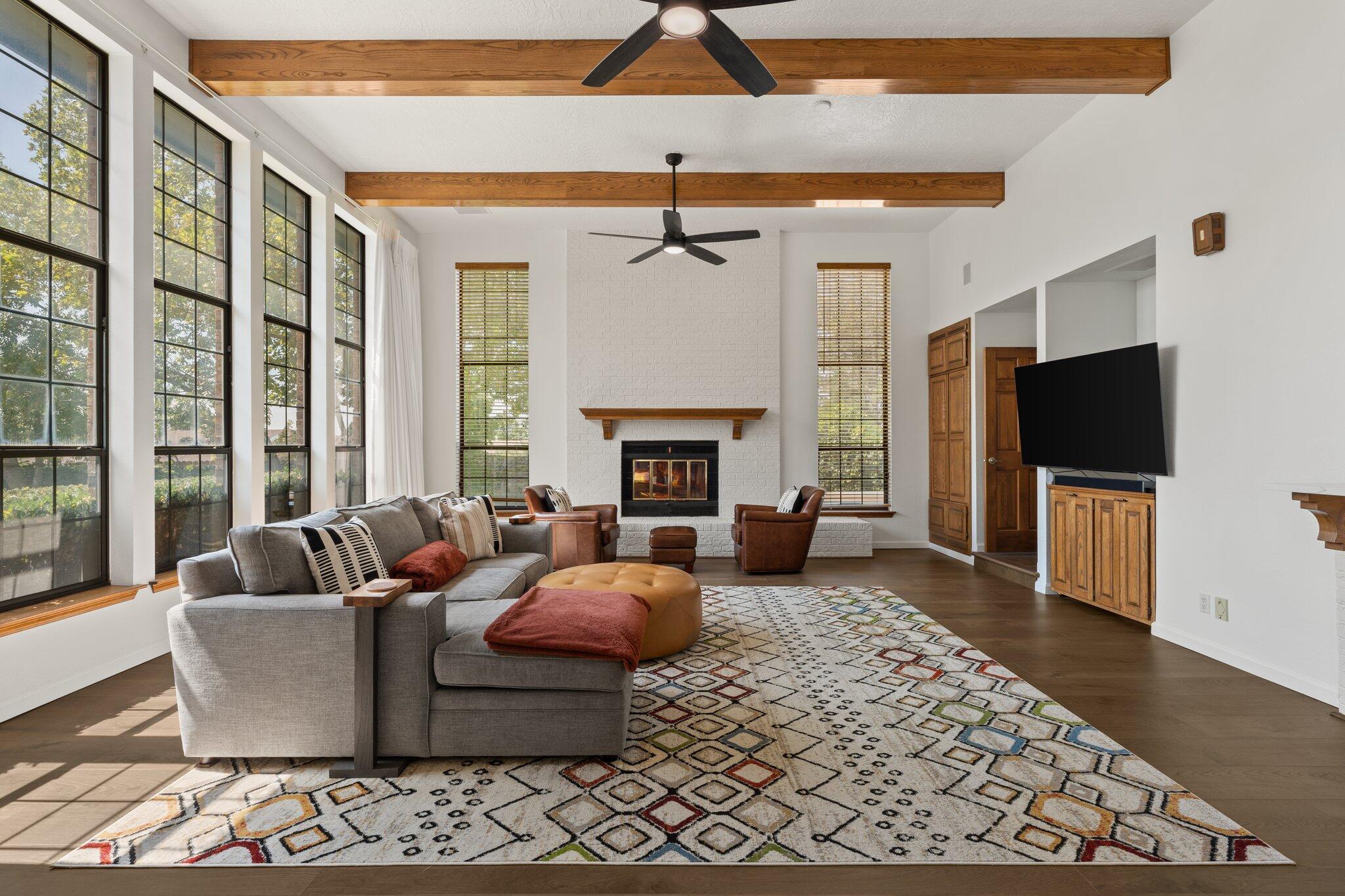 9504 LAYTON Place NE