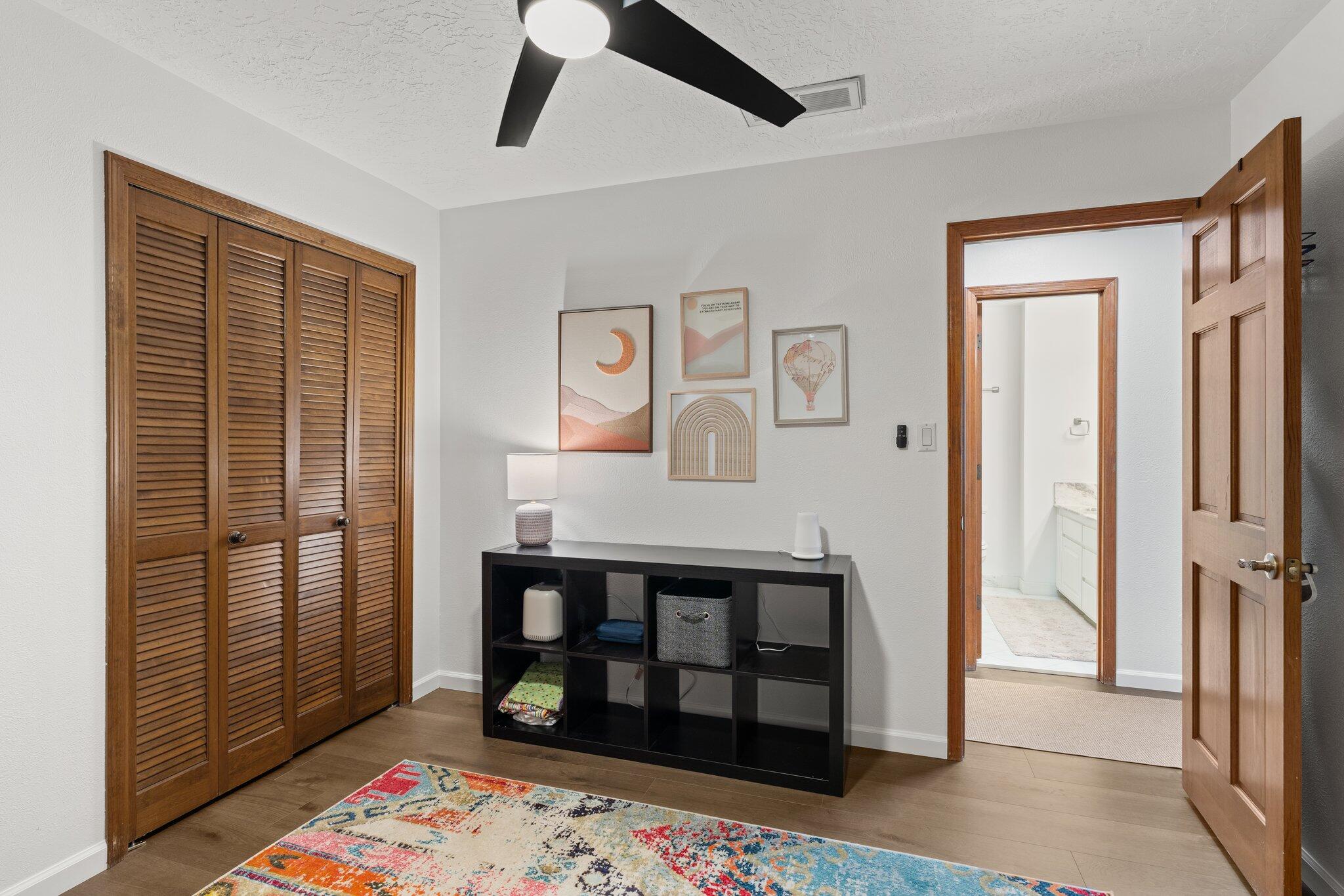 9504 LAYTON Place NE