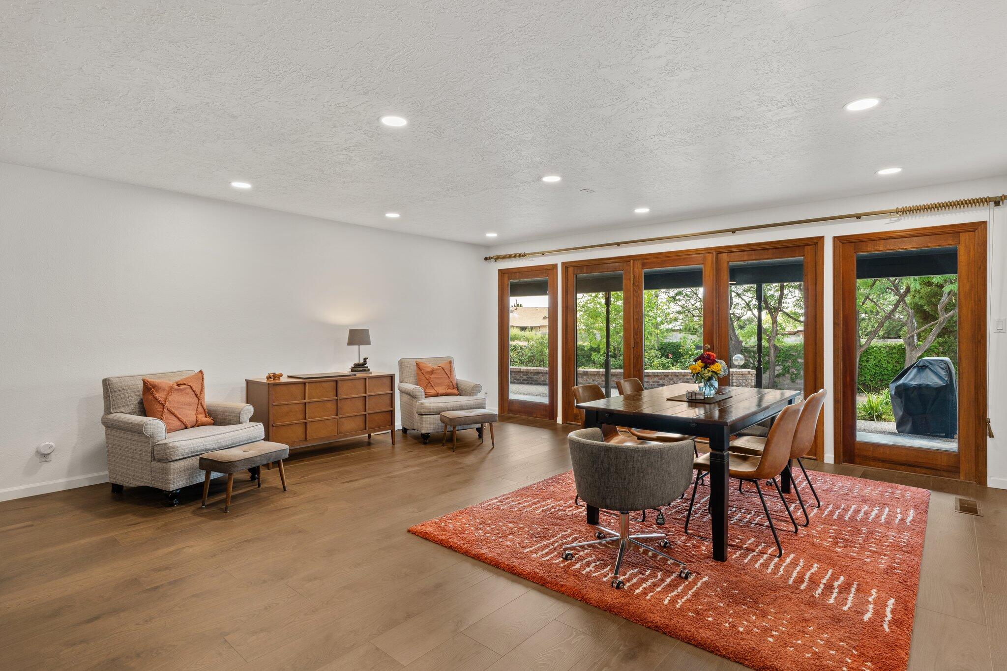 9504 LAYTON Place NE