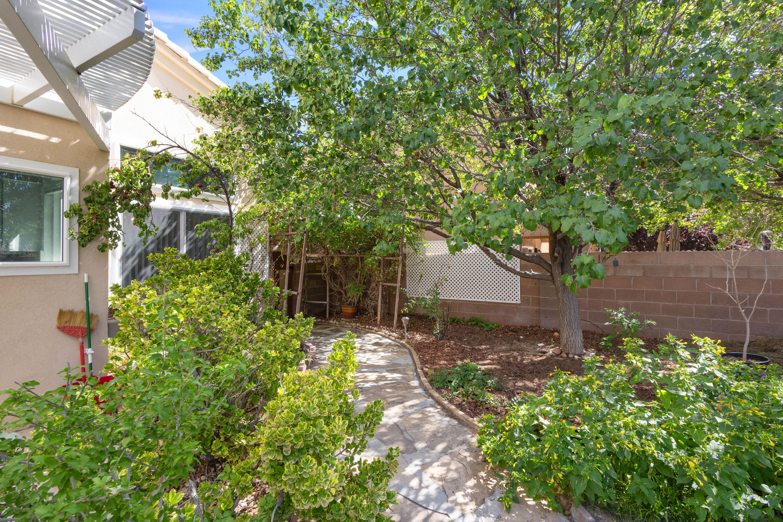 10345 Pintura Place NW