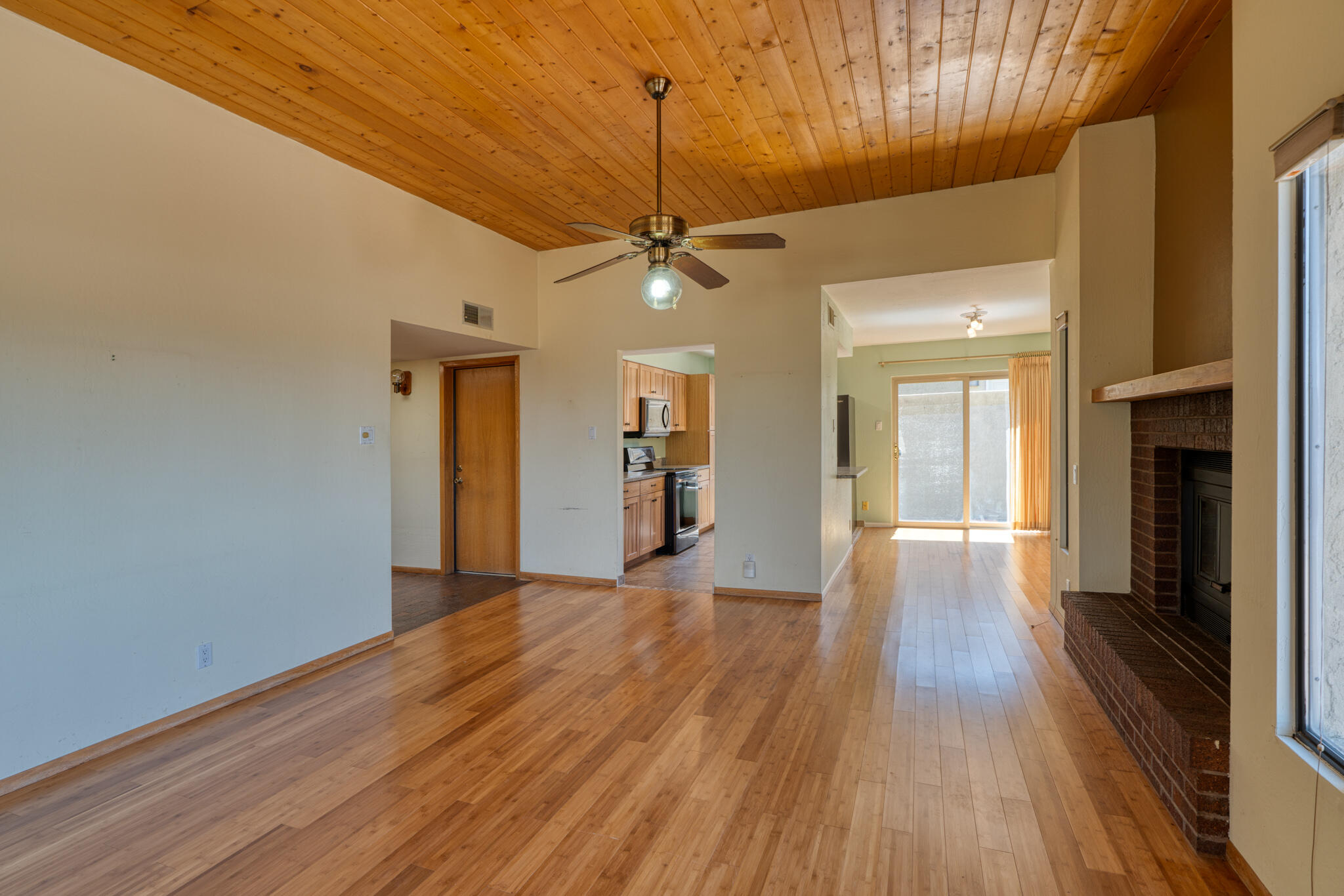 1816 TRAMWAY TERRACE Loop NE