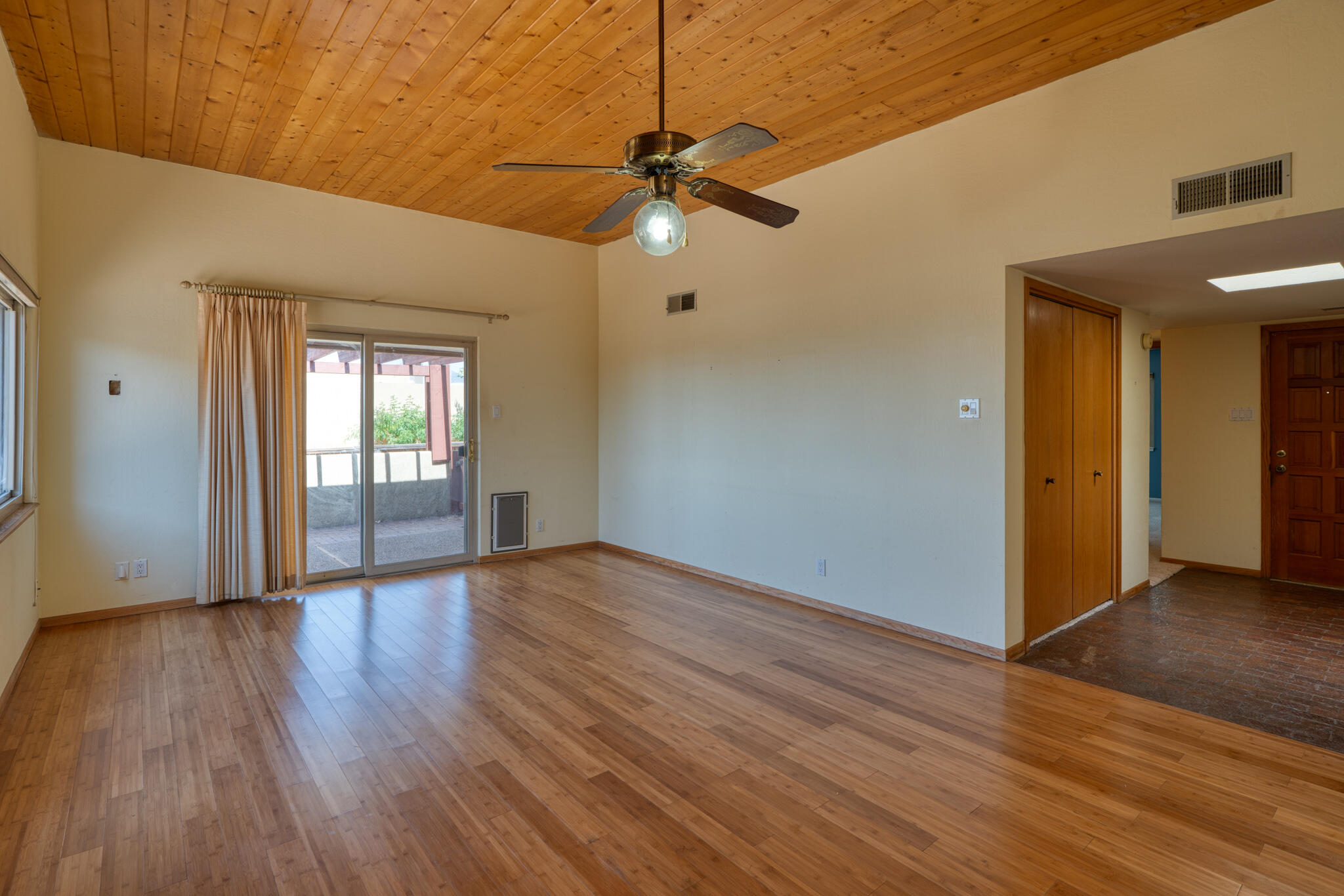 1816 TRAMWAY TERRACE Loop NE