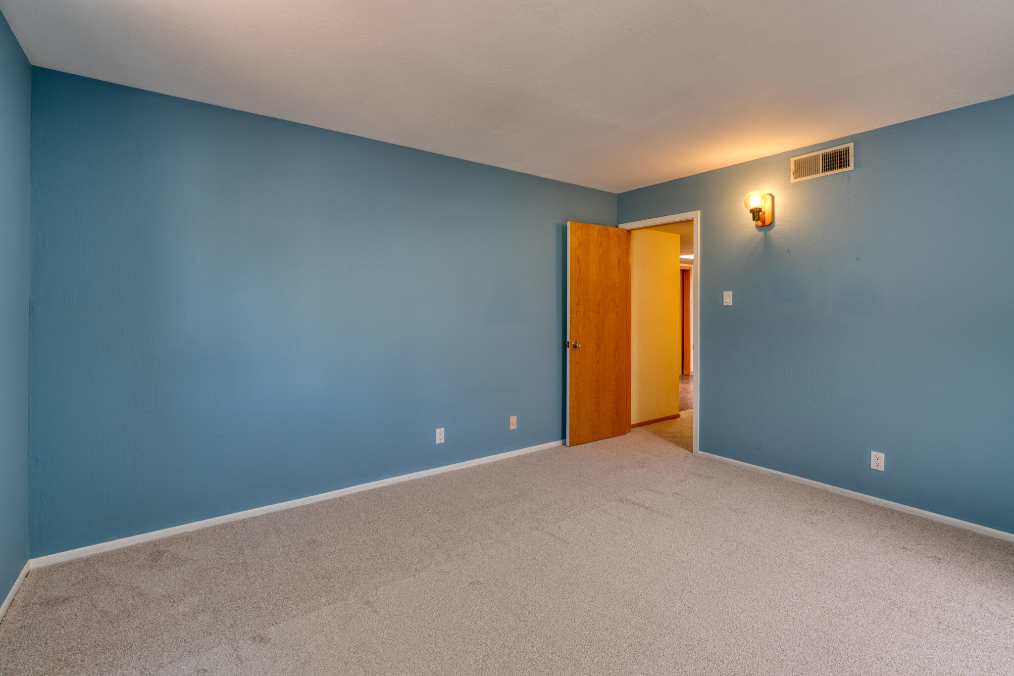 1816 TRAMWAY TERRACE Loop NE