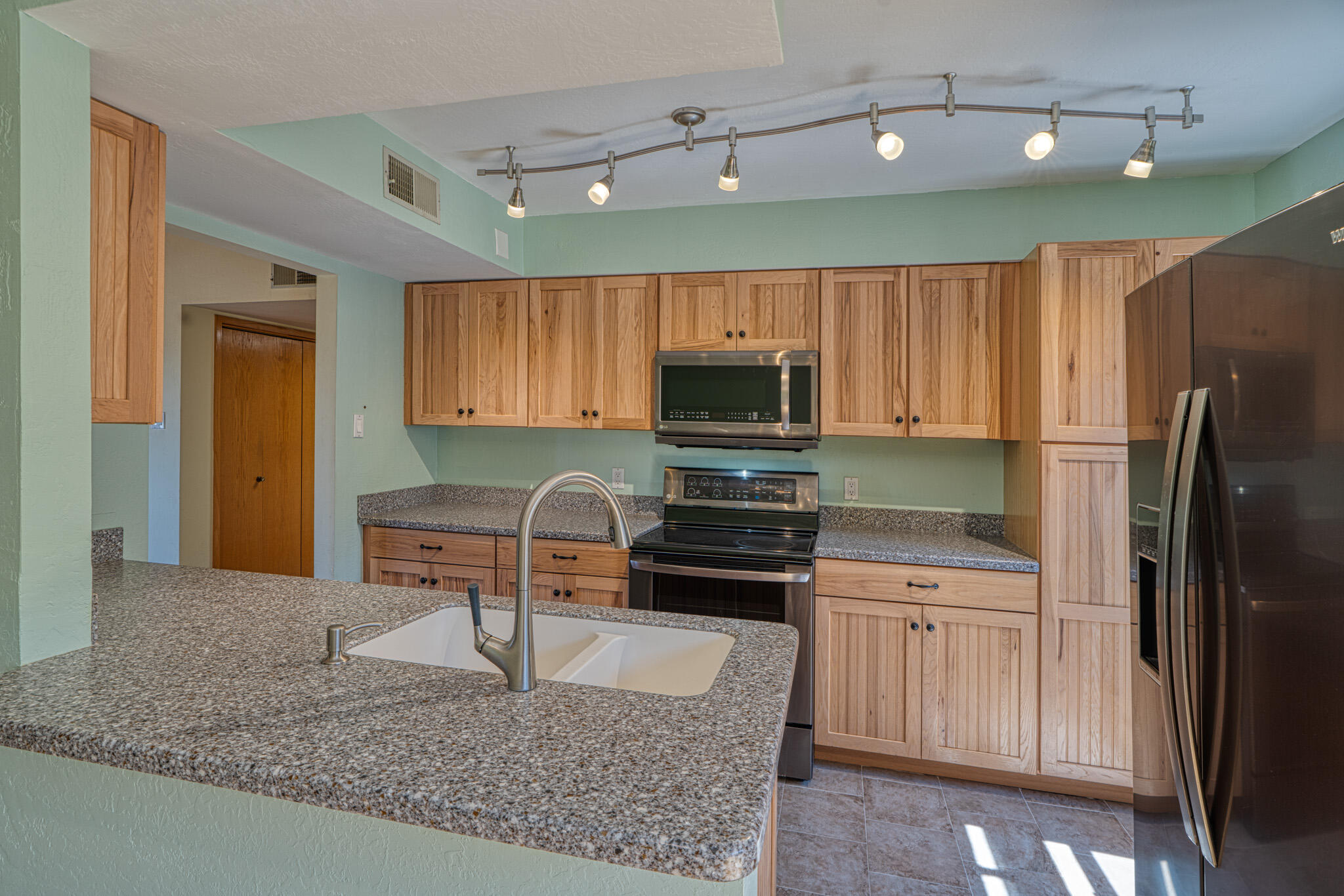 1816 TRAMWAY TERRACE Loop NE