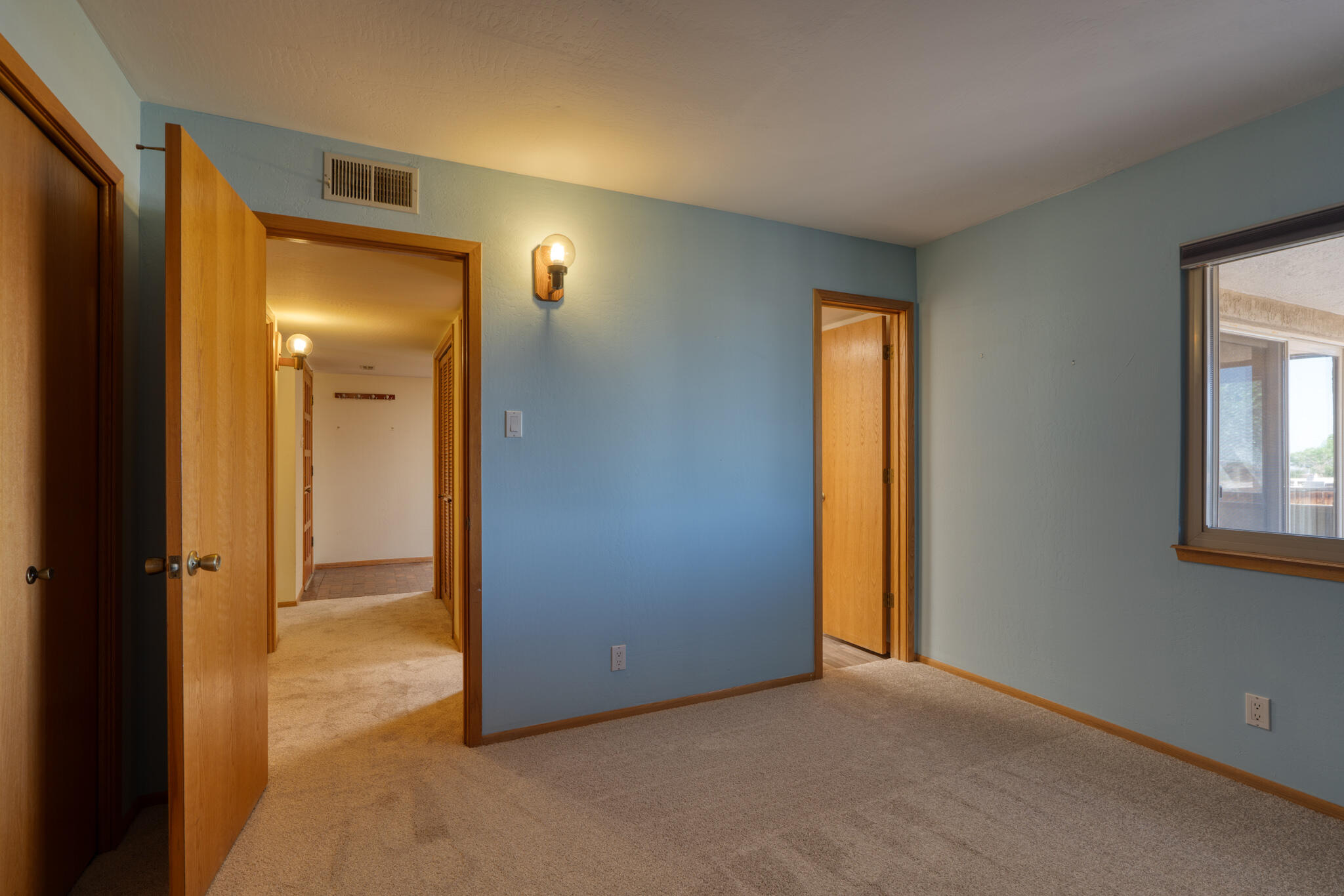 1816 TRAMWAY TERRACE Loop NE