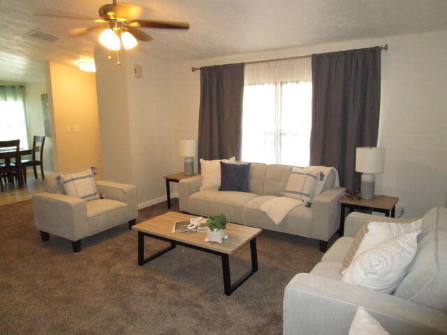 6 SKYLINE Court