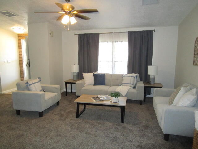 6 SKYLINE Court