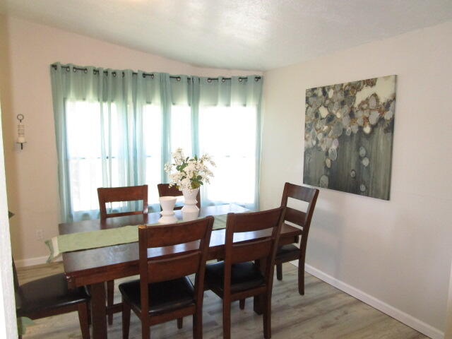 6 SKYLINE Court