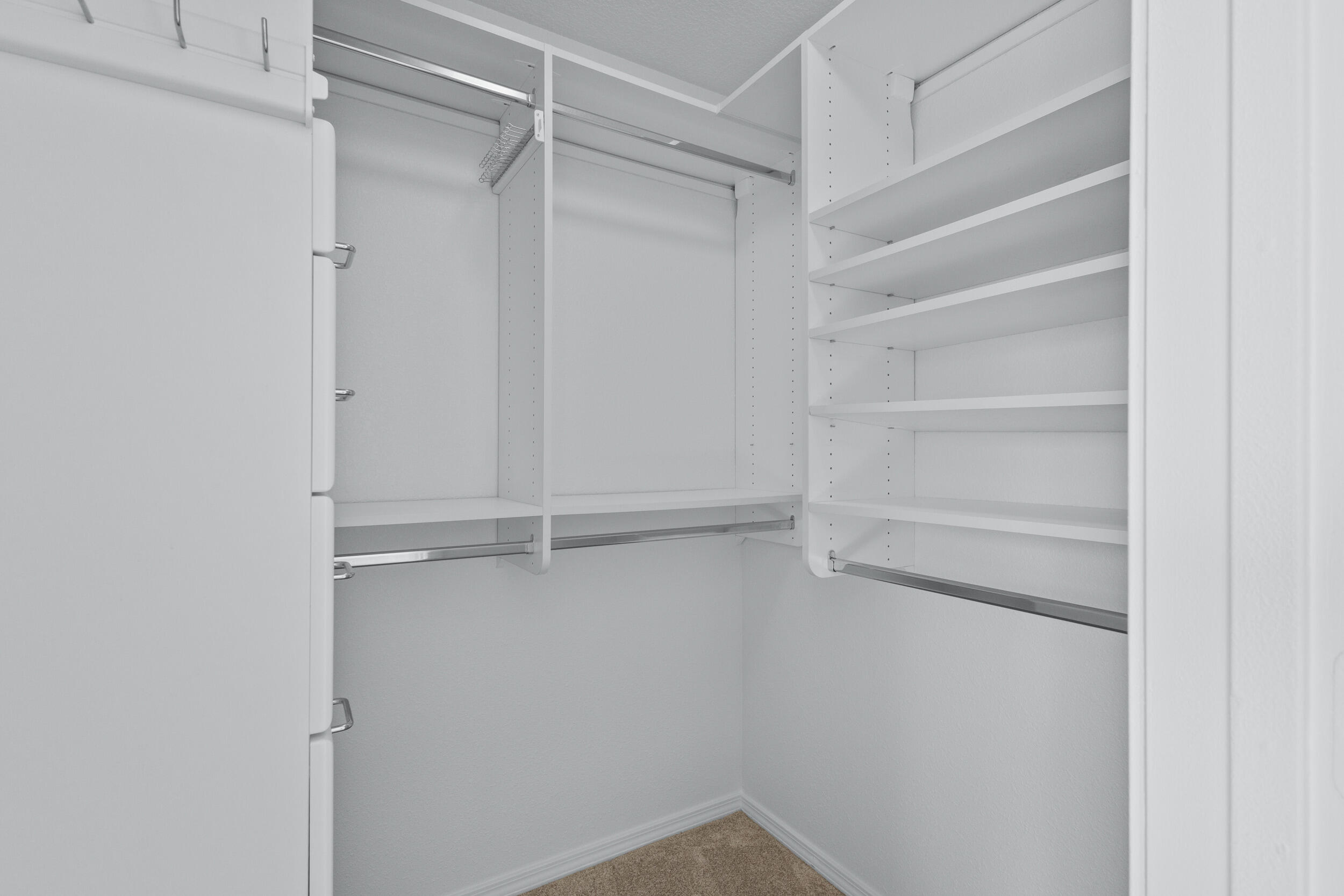 3828 OPHELIA Avenue NW