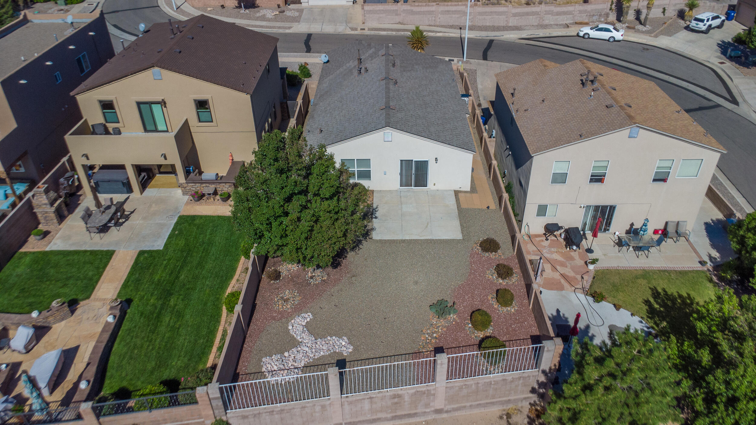 3828 OPHELIA Avenue NW